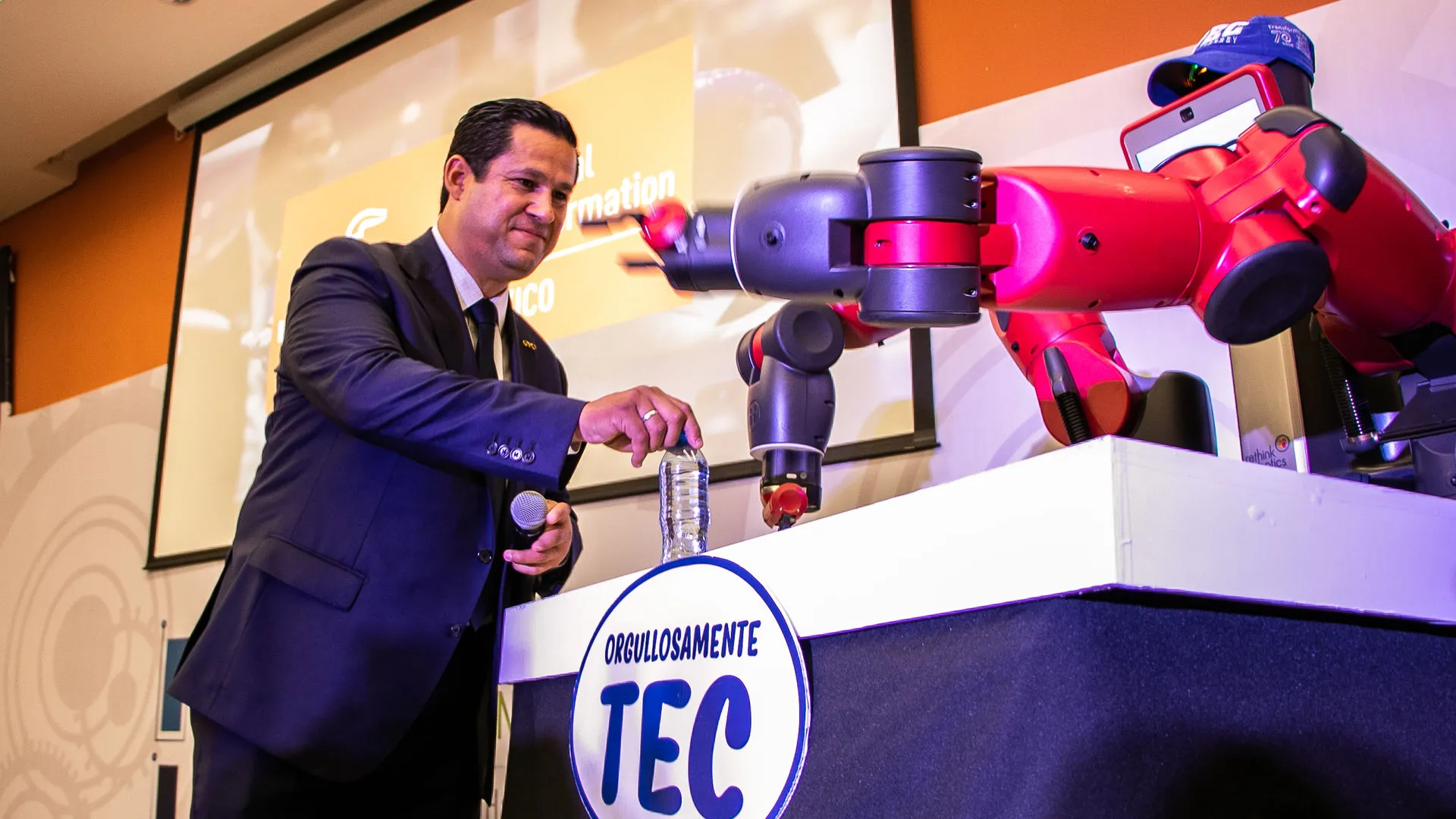 Interacción robot-gobernador