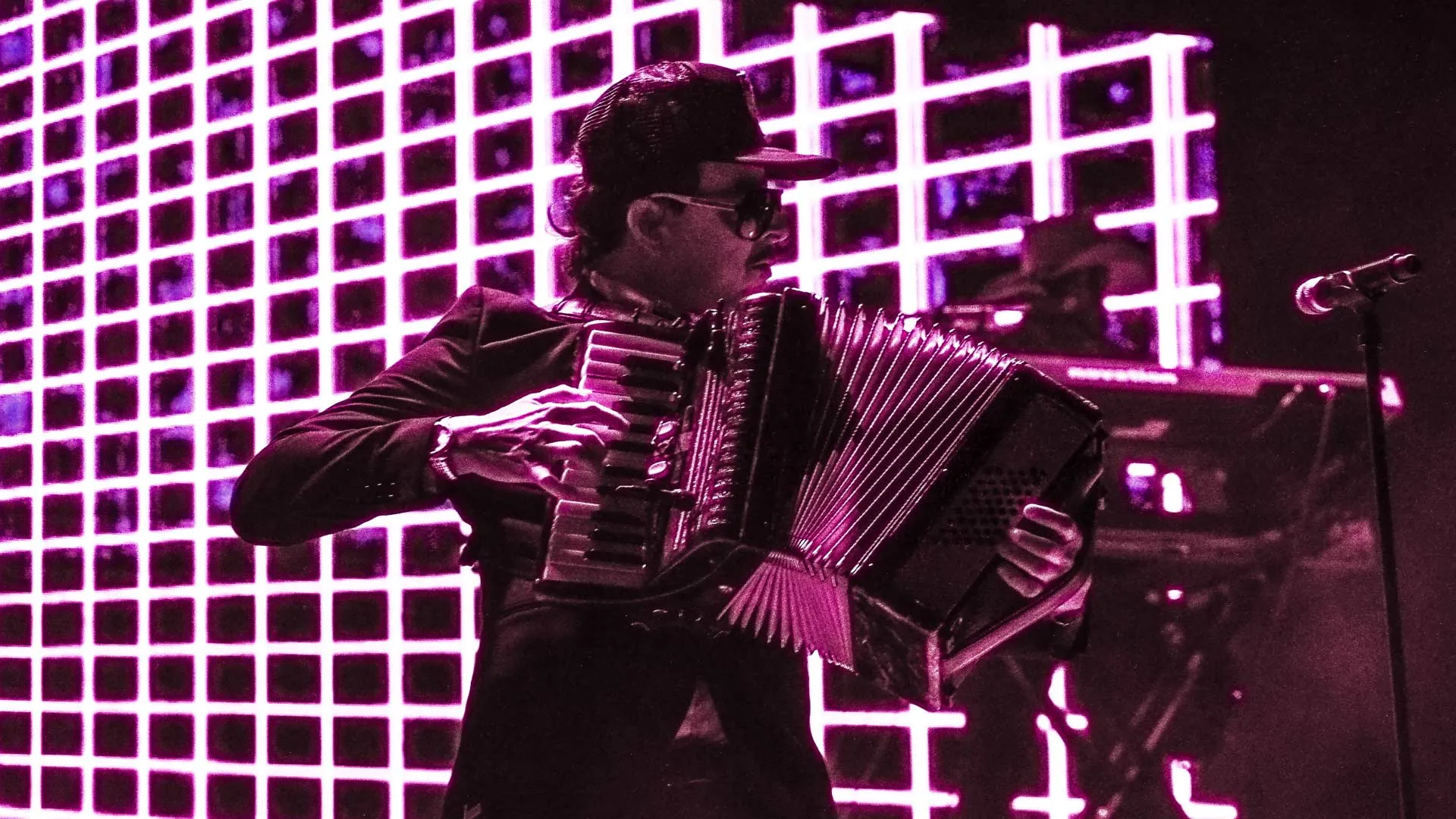 Ulises Lozano es tecladista y acordeonista de Kinky