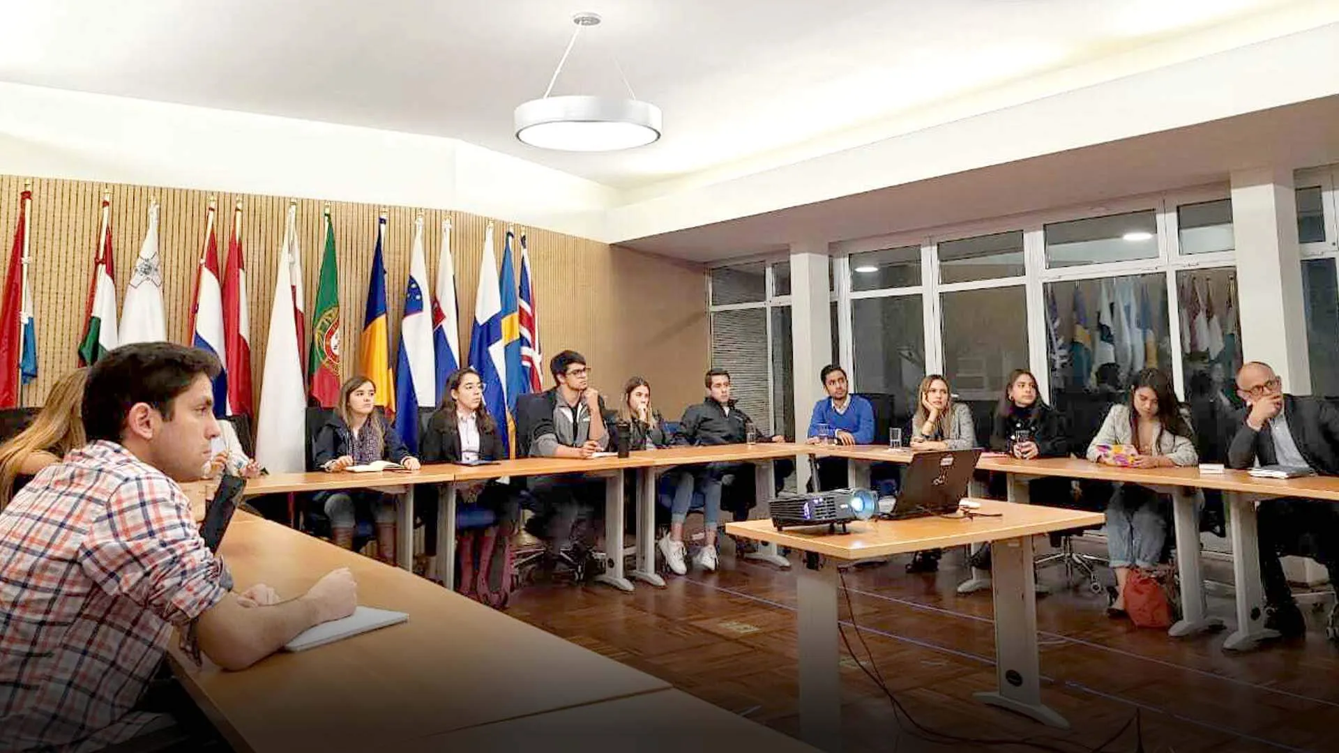 Hacia un mundo sostenible: Jóvenes del Tec charlan con diplomáticos