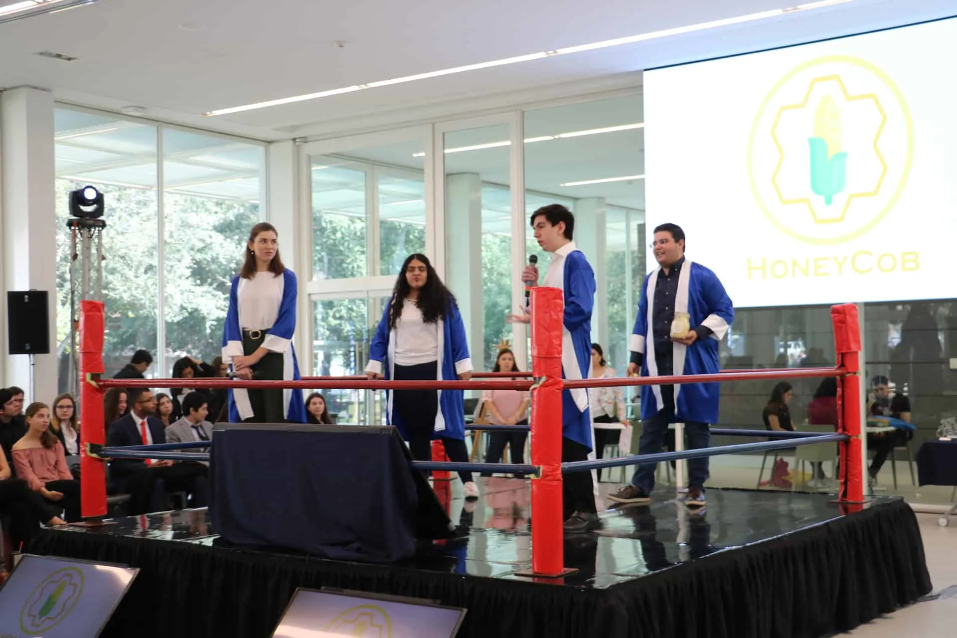 Innovan con su modelo de negocios y ganan en Entrepeneur Challenge