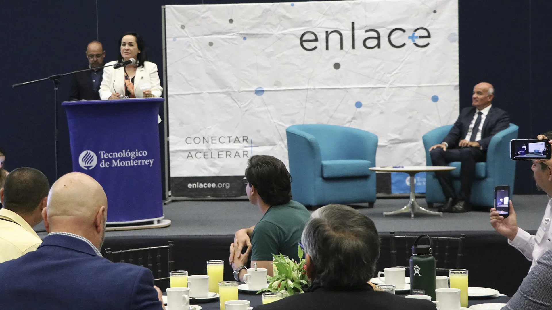 Obtienen beca tres empresas irapuantenses 