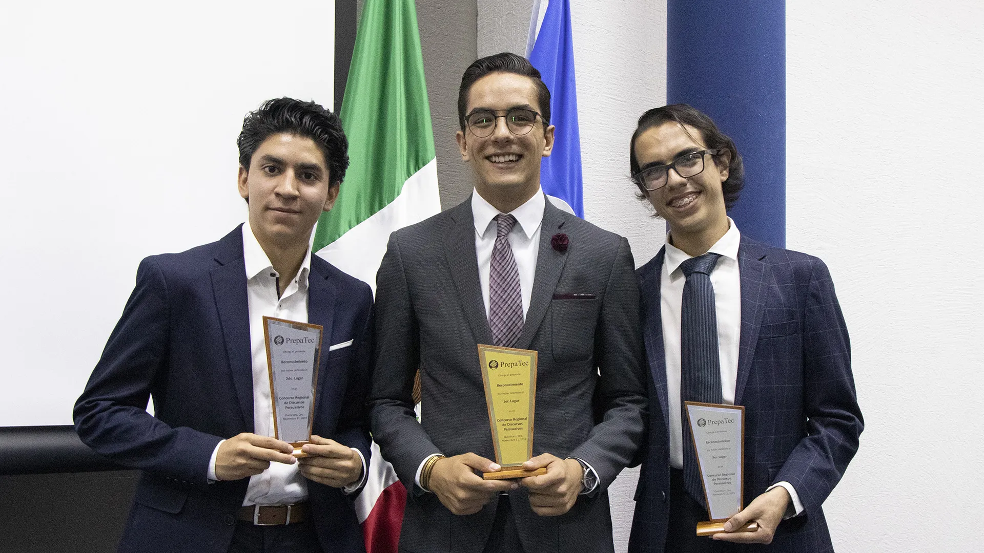 Ganadores regionales del concurso de discursos persuasivos