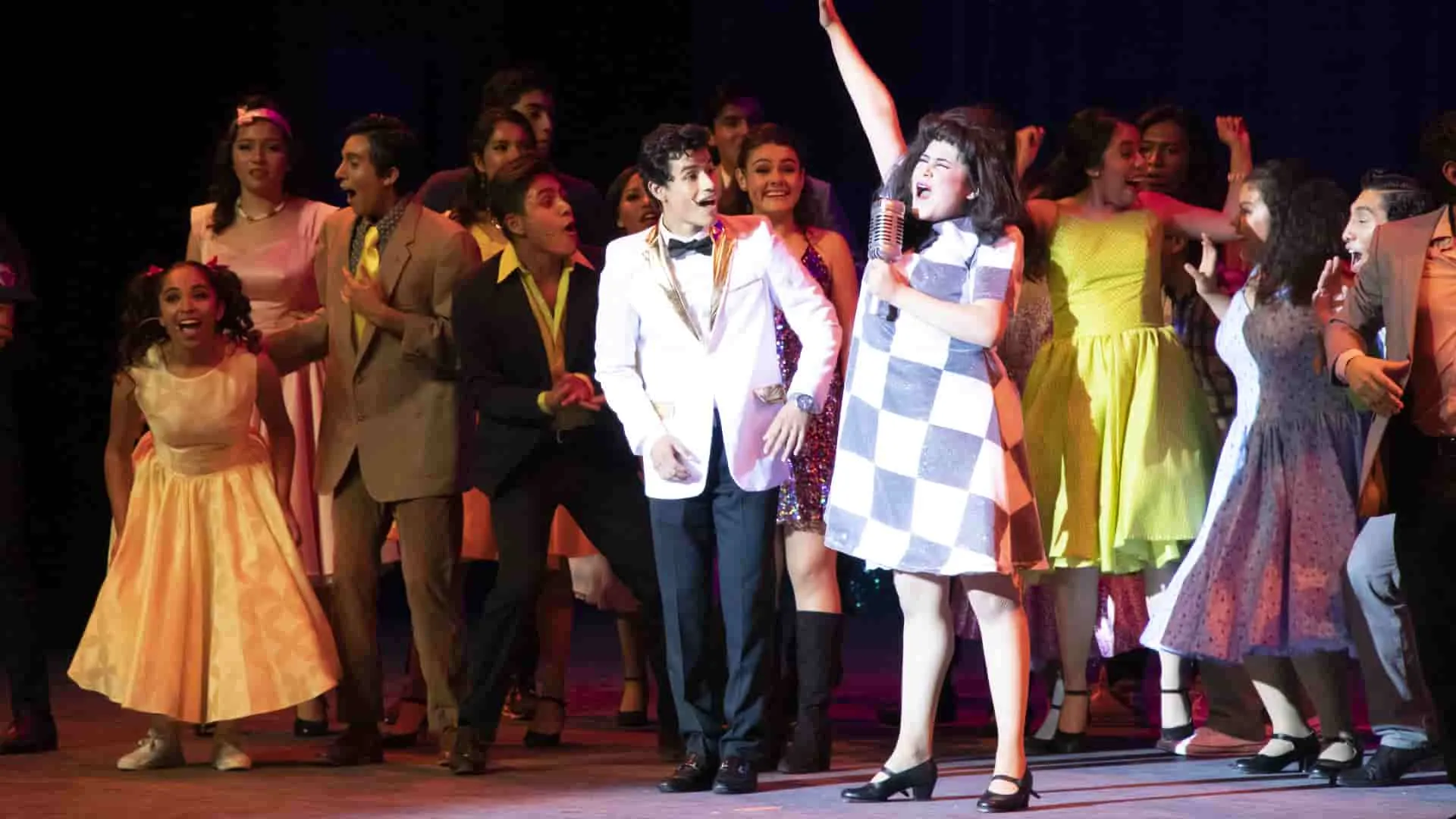 Comparte su talento y su voación de servir