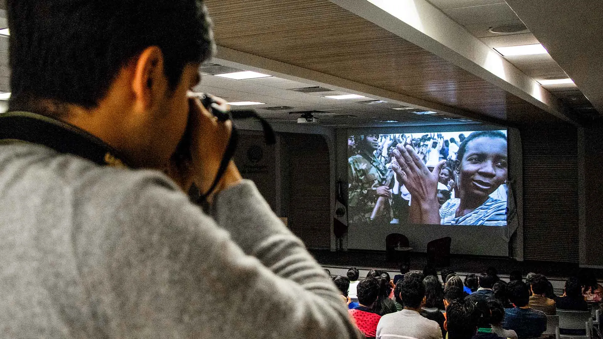 Periodistas que documentan Historia: Eduardo Salazar y Daniel Aguilar