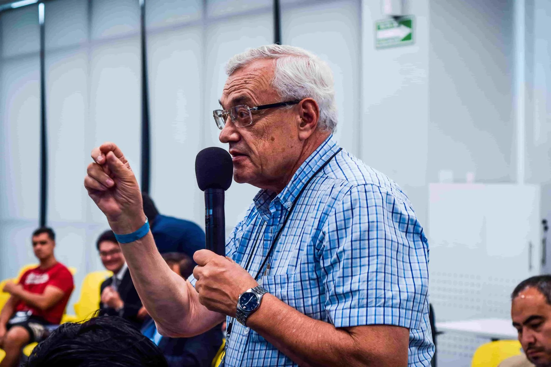 Doctor Alexander Poznyak impartiendo una conferencia en LASIRS, en el Tec Campus Tampico