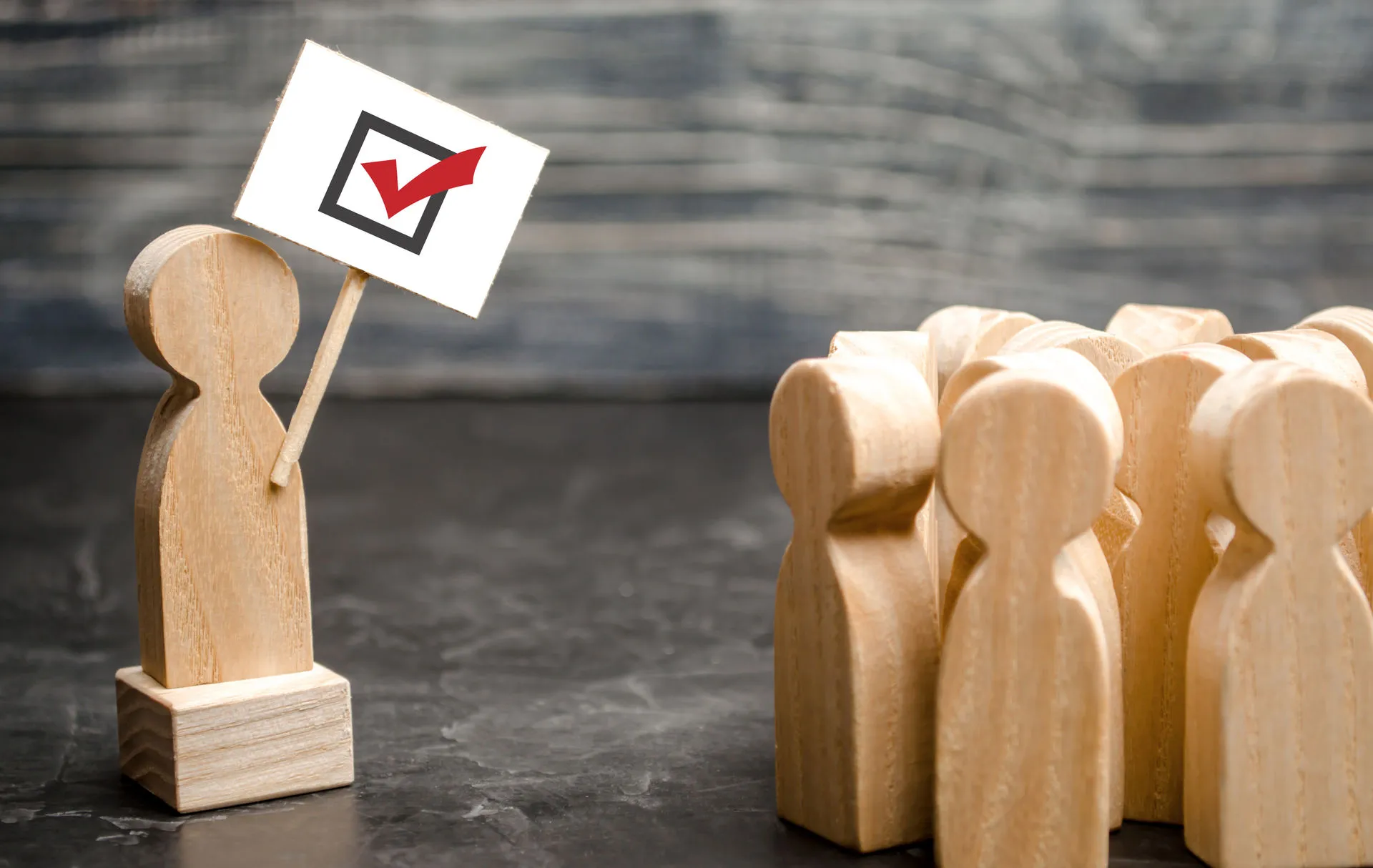 Falta un estado que intervenga en beneficio social. -Sergio Fajardo