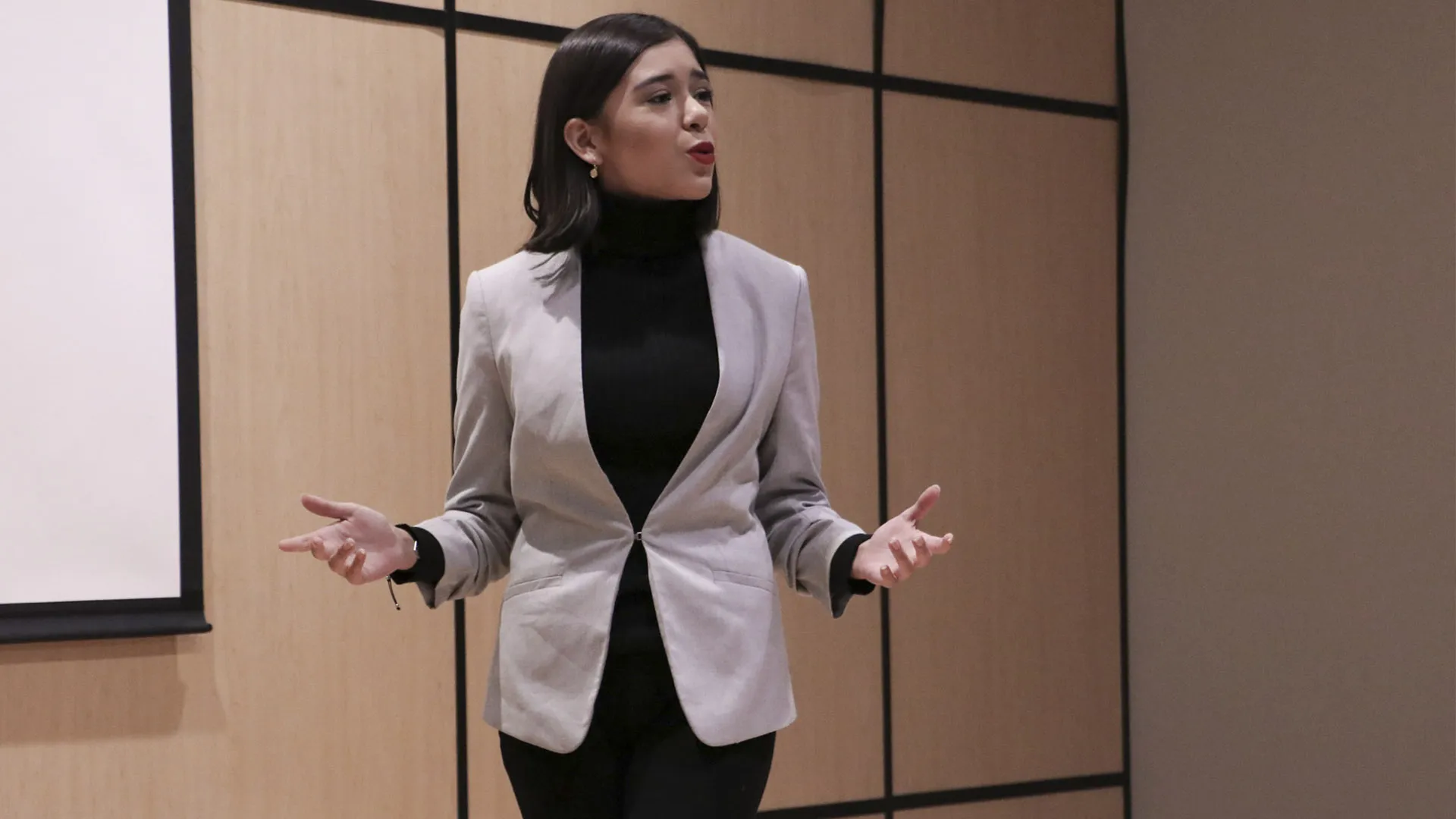 Ximena Almazán ganó el concurso de comunicación. 