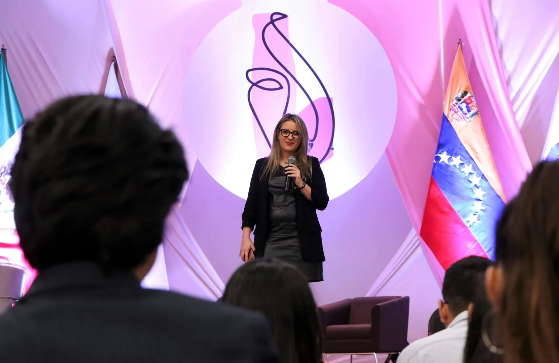 Flavia Freidenberg explica inclusion mujerjes en politica Congreso Relaciones Internacionales Tec