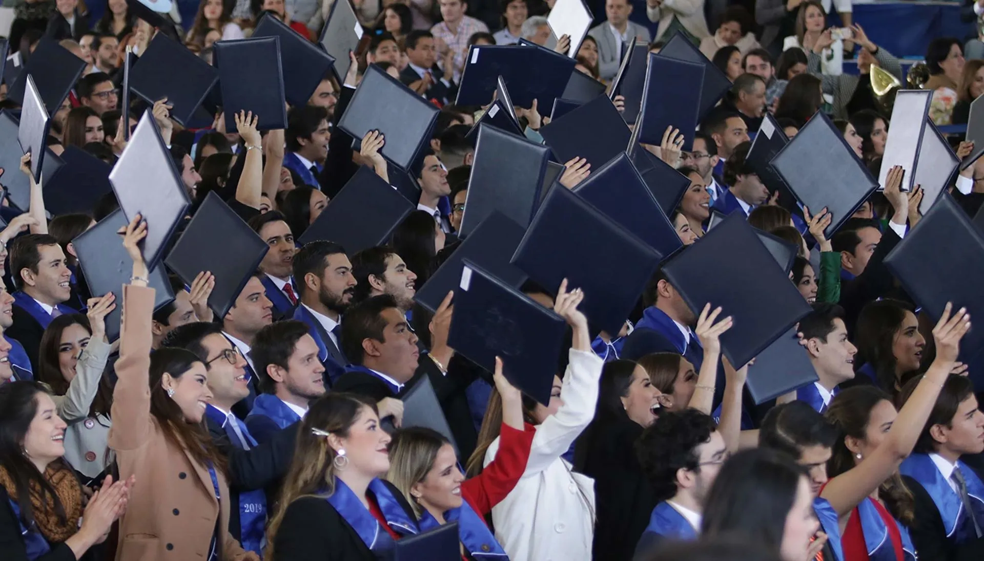 Entregan títulos profesionales en Ceremonia de Graduación Diciembre 2019 del Tec Guadalajara
