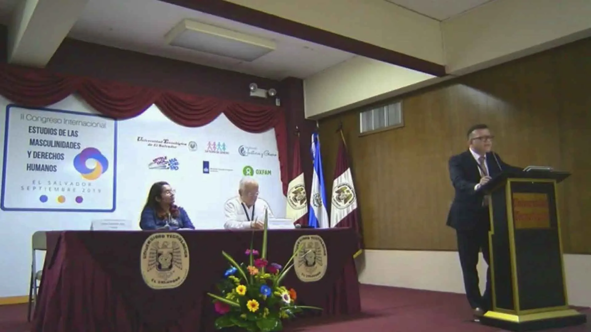 Heber-Sandoval-en-ponencia-de-derechos-humanos-en-El-Salvador