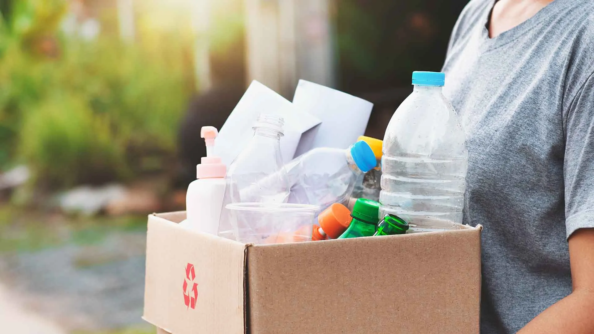 RECICLANDO BOTELLAS DE PLÁSTICO