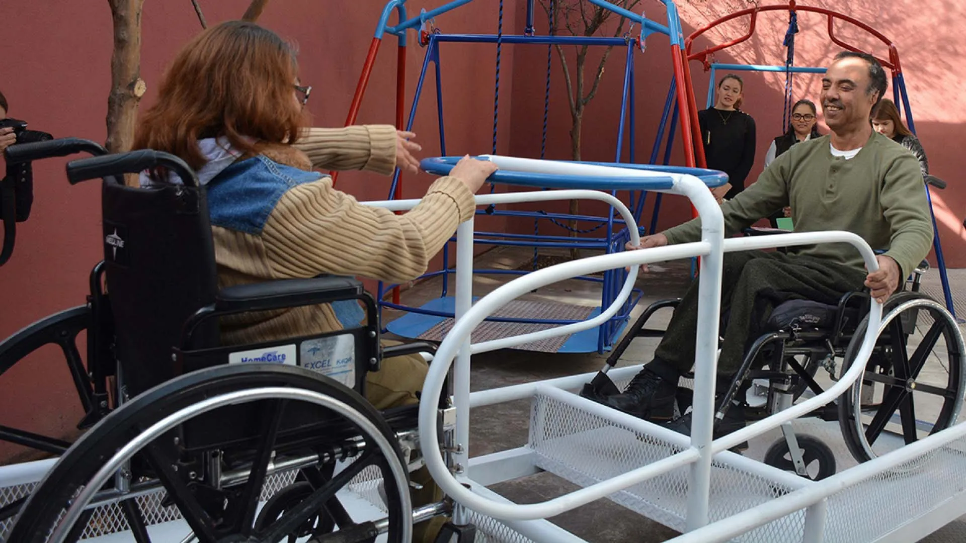 Usuarios del gimnasio en los juegos adaptdos