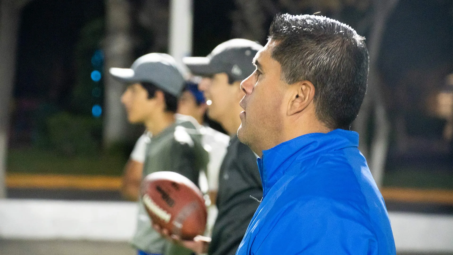Coach Jesús del Río en entrenamiento de borregos.