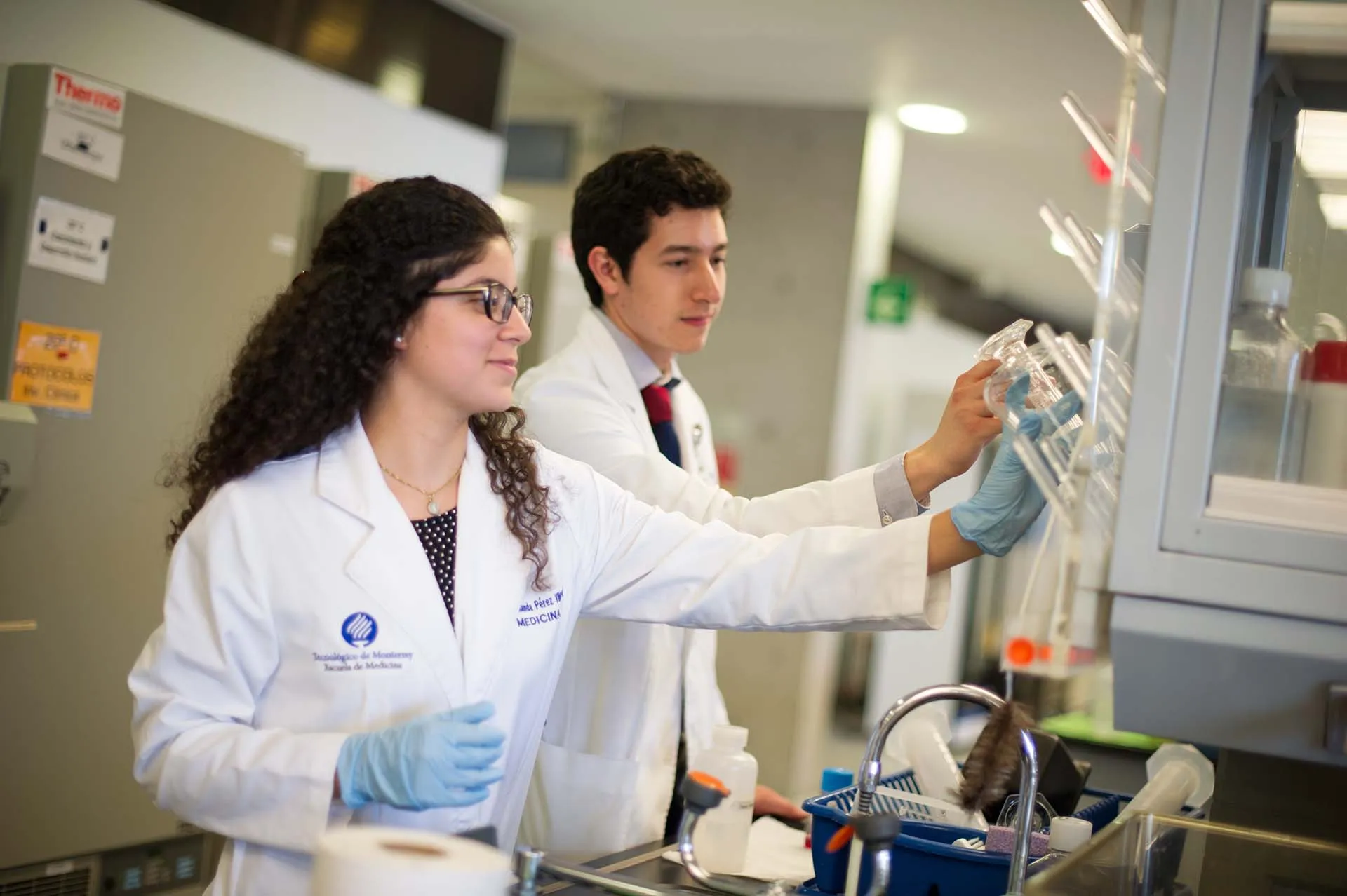 Consolidación de posgrados: reto de la Escuela de Medicina