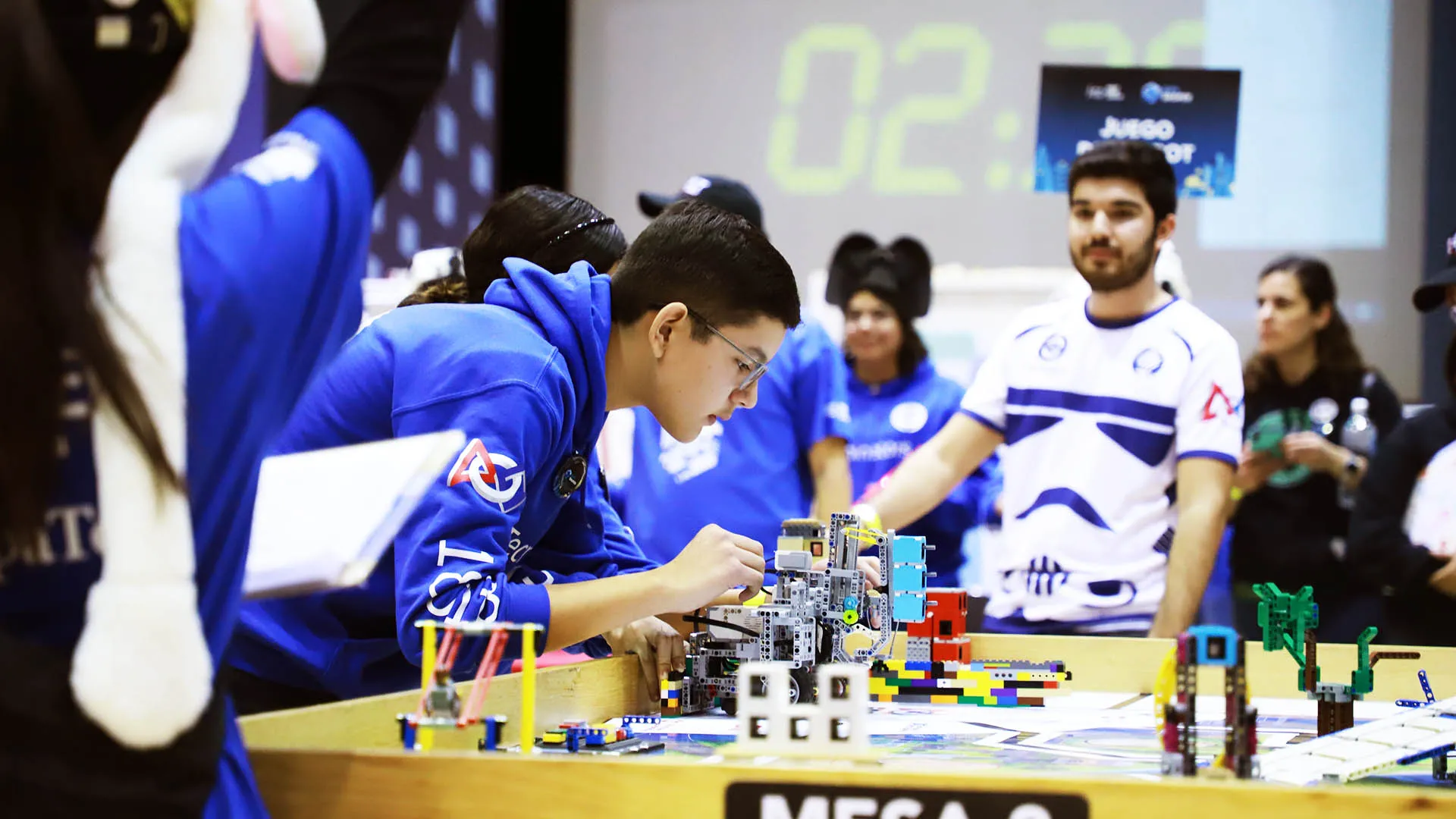 TECMINATORS equipo de robótica de la Secundaria del Tec de Monterrey
