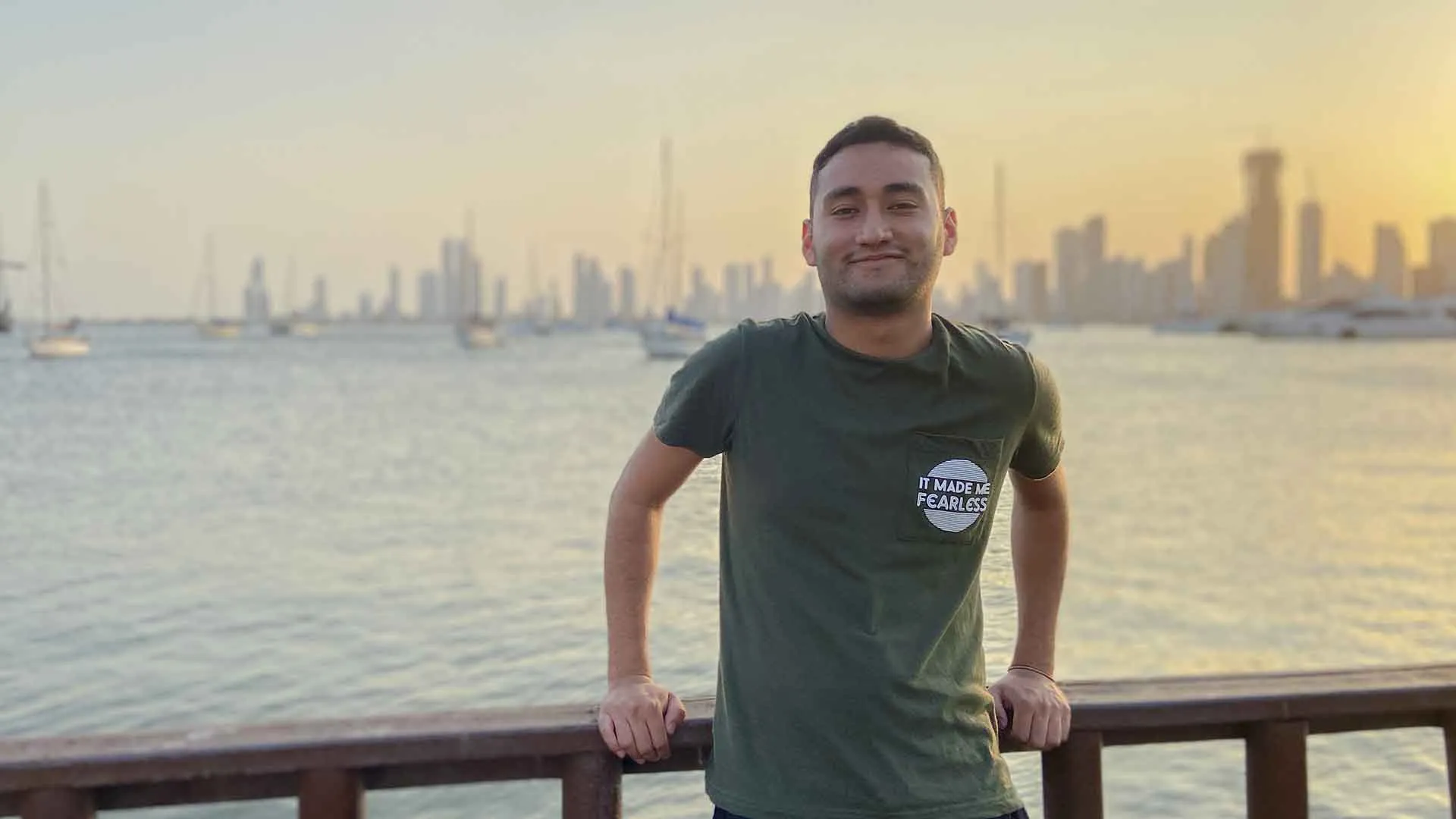 Hiram en su intercambio por Colombia.