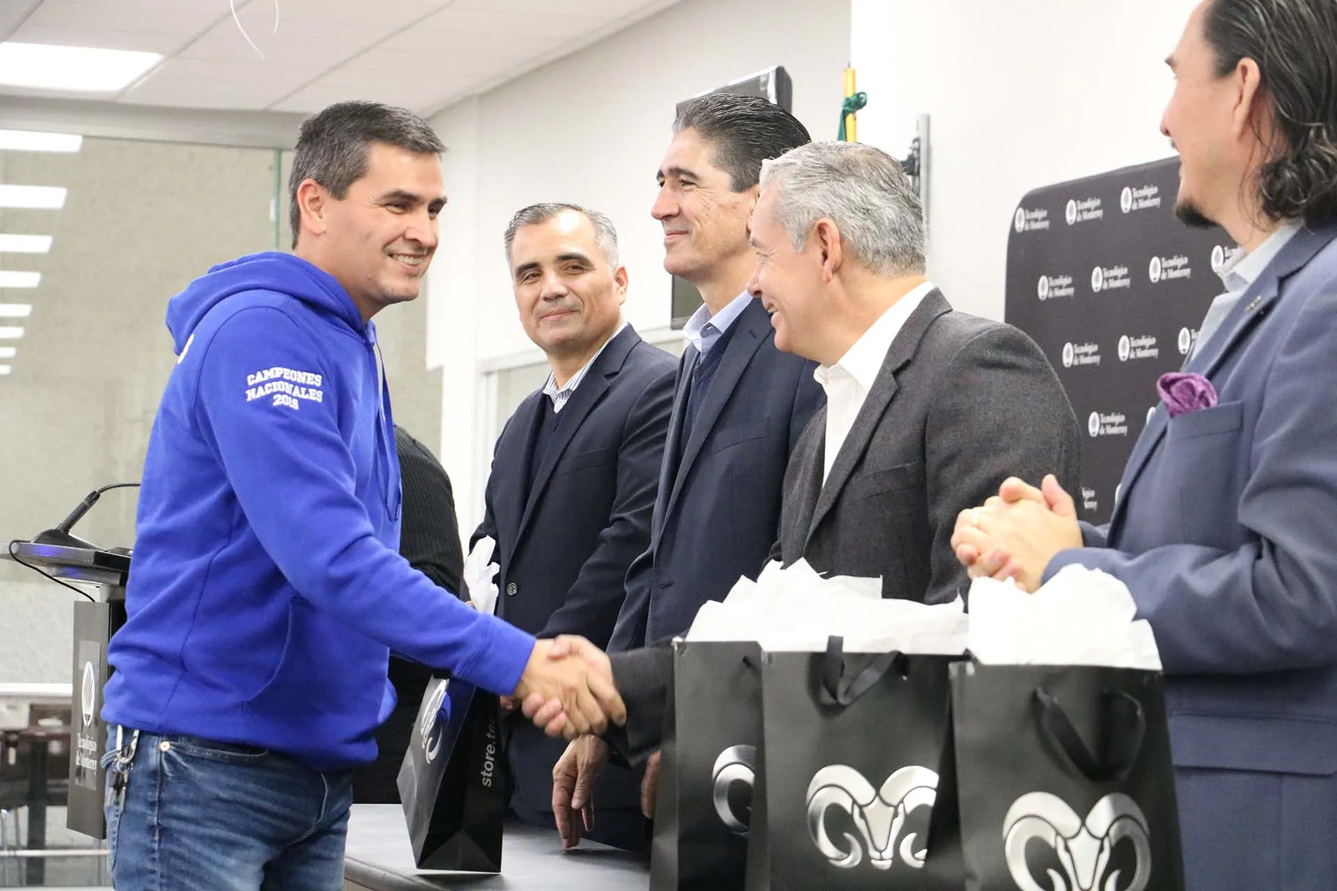 Reconocen a formadores LiFE por su trascendencia en alumnos 