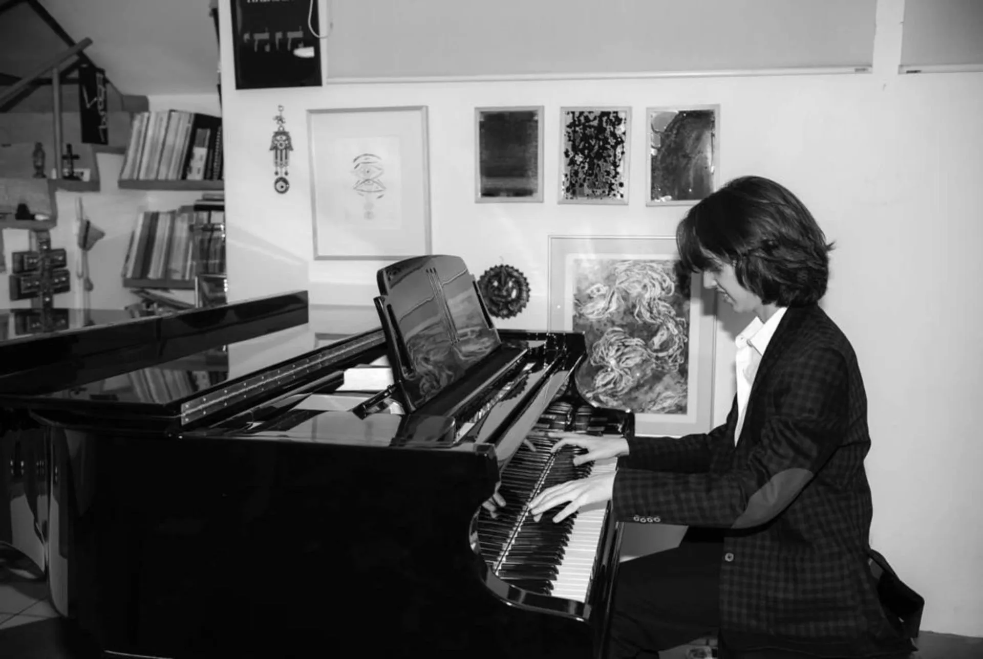 Carlos Reyes pianista, pintor y alumno integral de PrepaTec Santa Anita