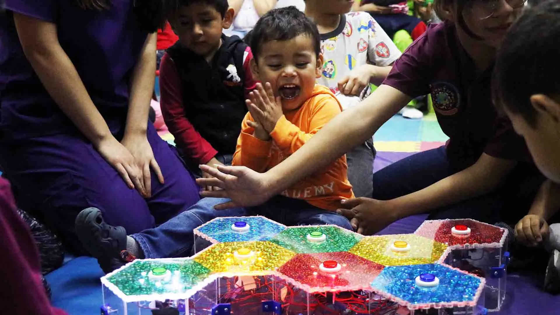 Alumnos del Tec de Monterrey en Laguna diseñan juguetes para niños con autismo