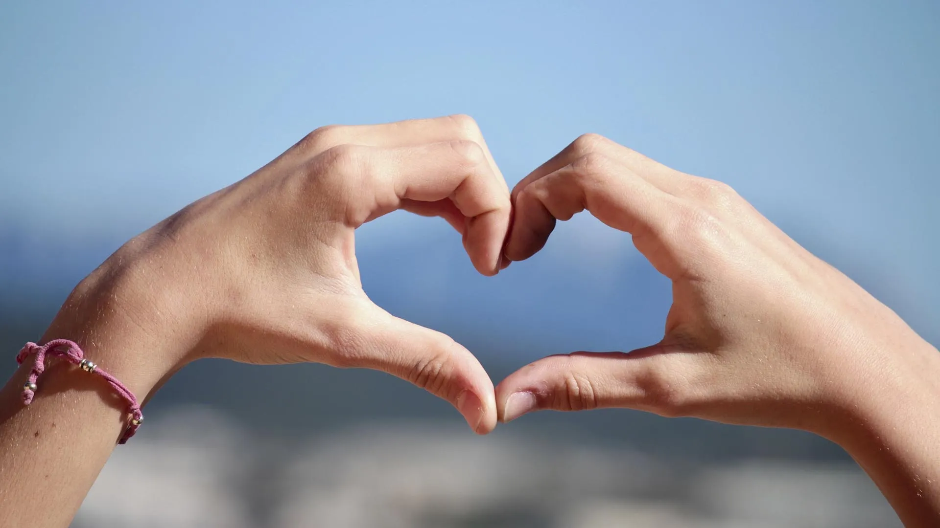 "El arte de amar": mitos y realidades del amor, según experto Tec