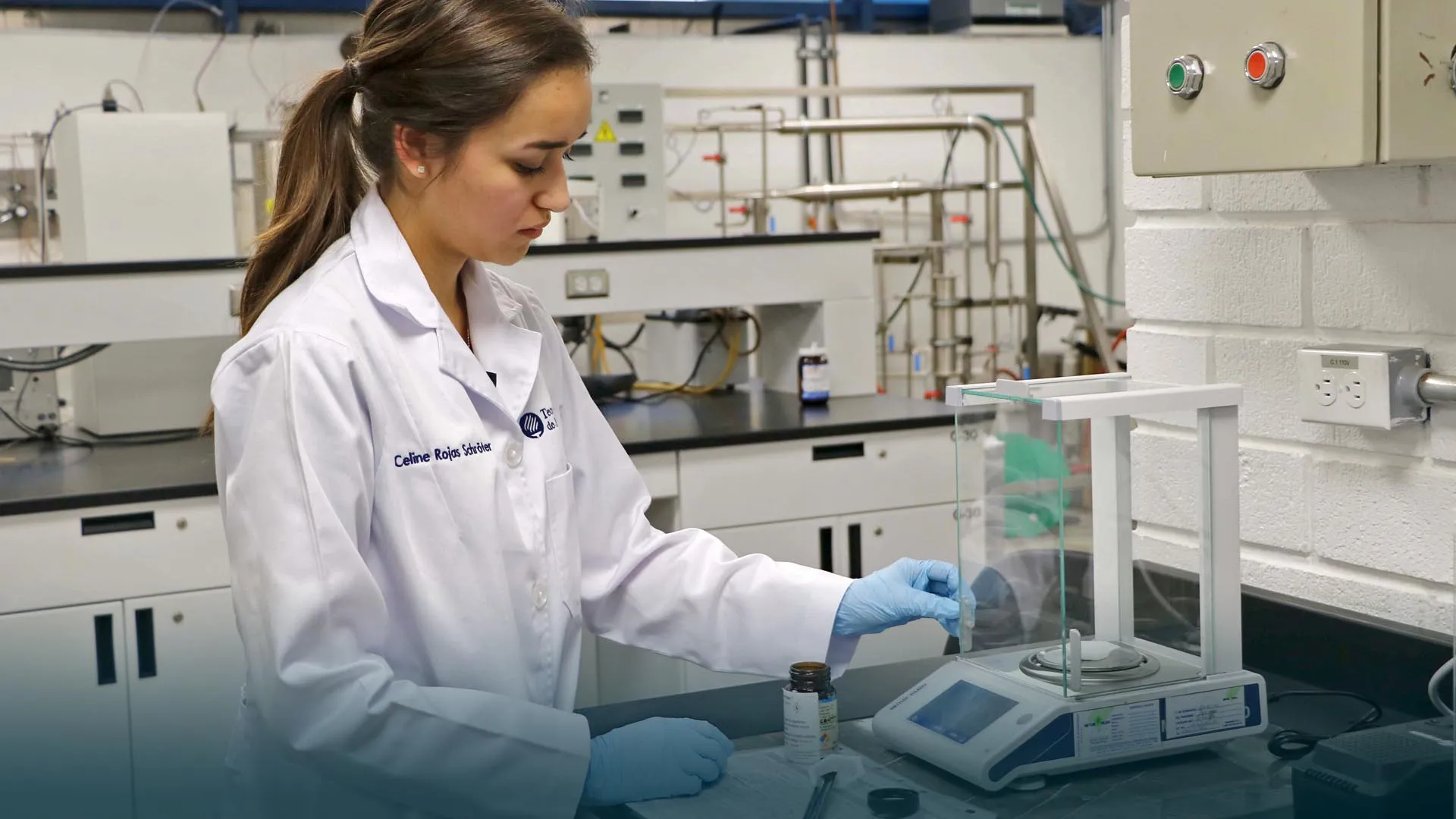 Celine Rojas: ejemplo de pasión por la ciencia e investigación