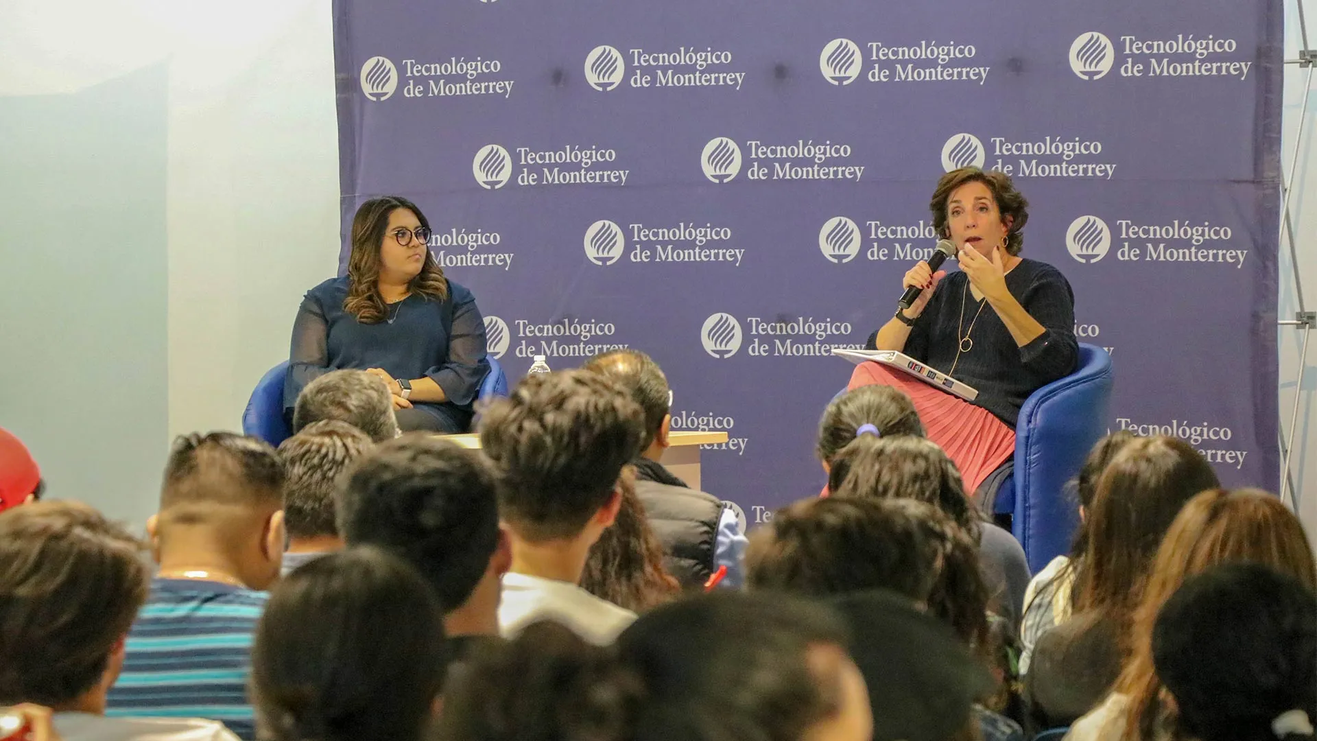 Roberta S. Jacobson en su conferencia magistral en el Tec Campus San Luis 