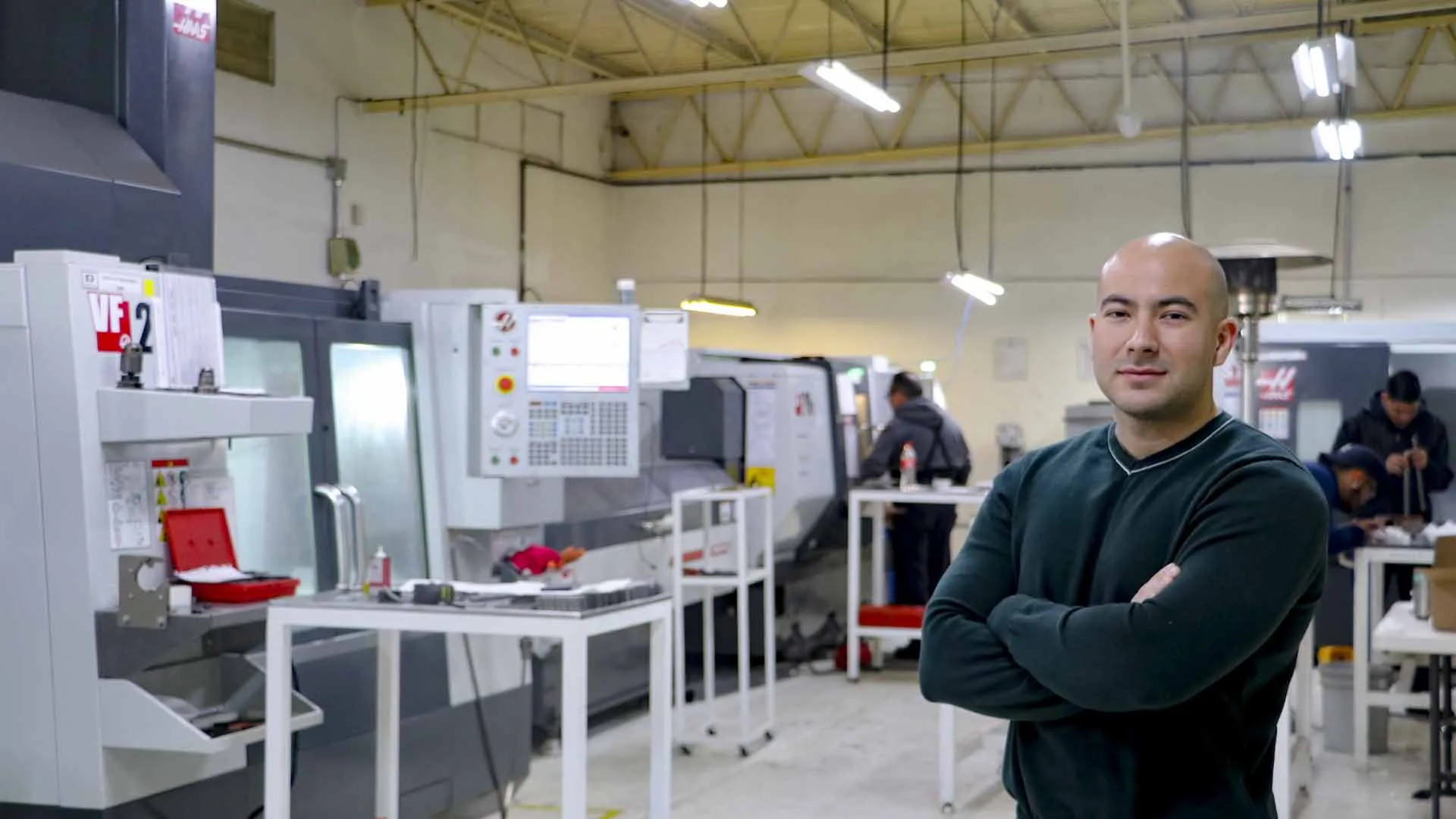 Ricardo Aragon dentro de Servitronica.