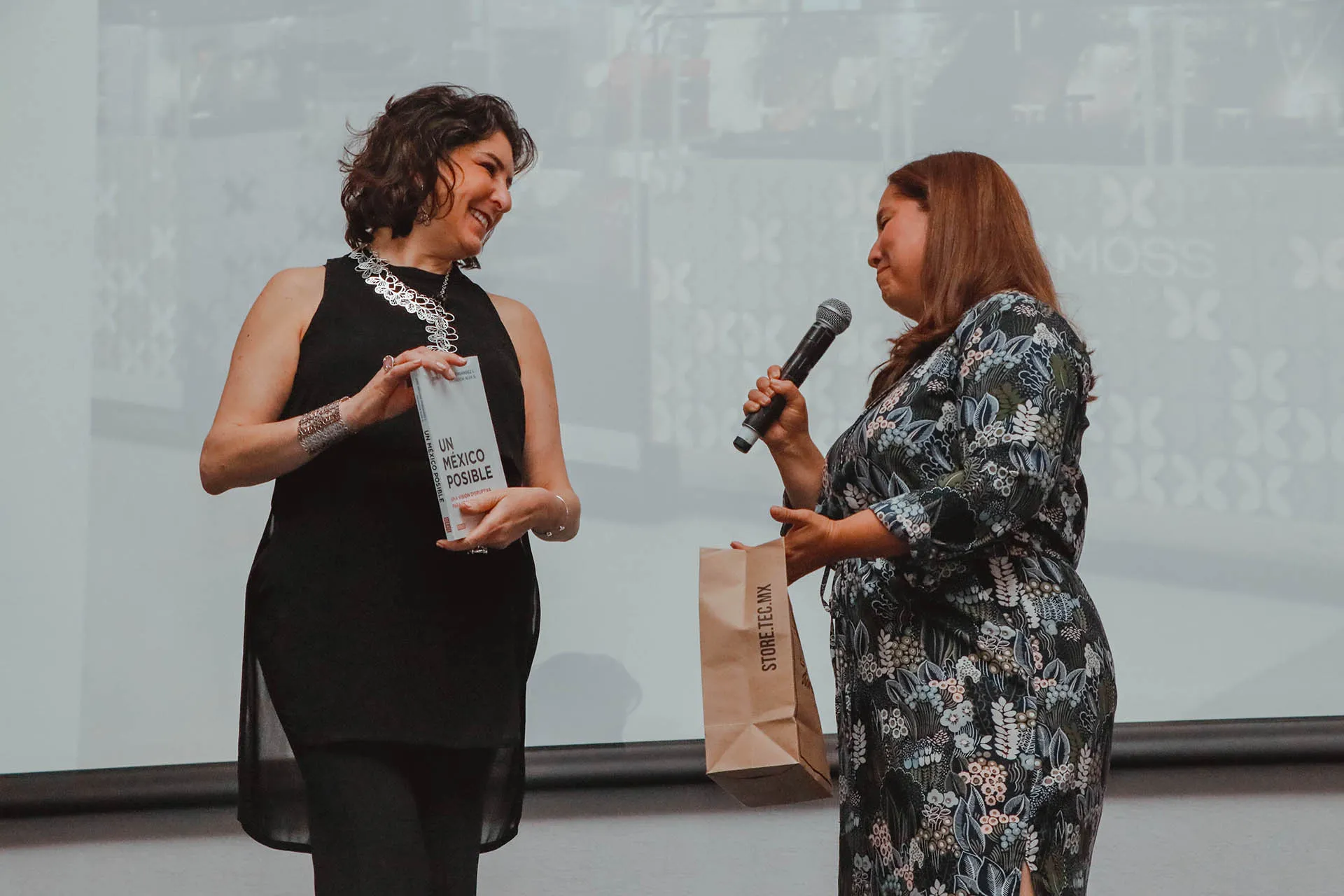 La diseñadora mexicana Tanya Moss en Tec campus Querétaro