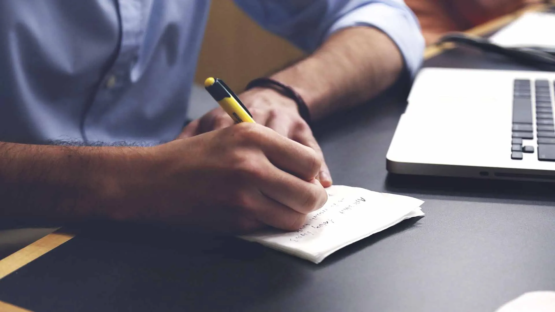 Alumnos de Tec Toluca ganan concurso de emprendimiento con proyecto de educación