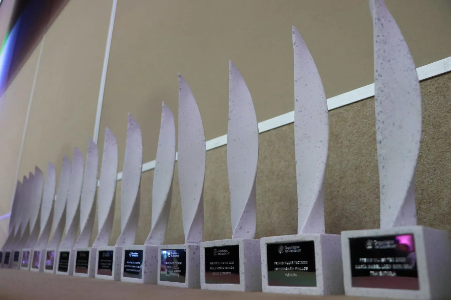 Premio Mujer Tec 2020 galardón a mujeres innovadoras que transforman su entorno