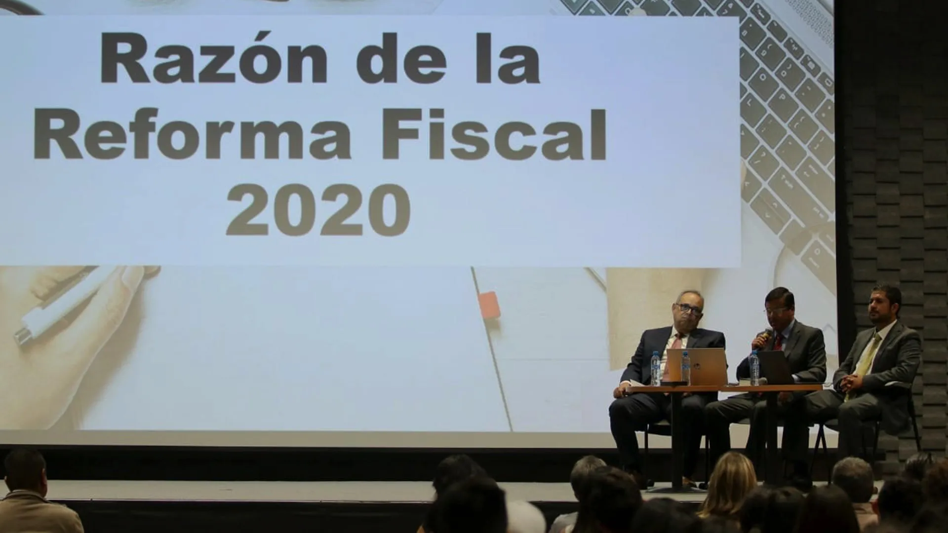 Expertos explicando la razón de la reforma fiscal 2020