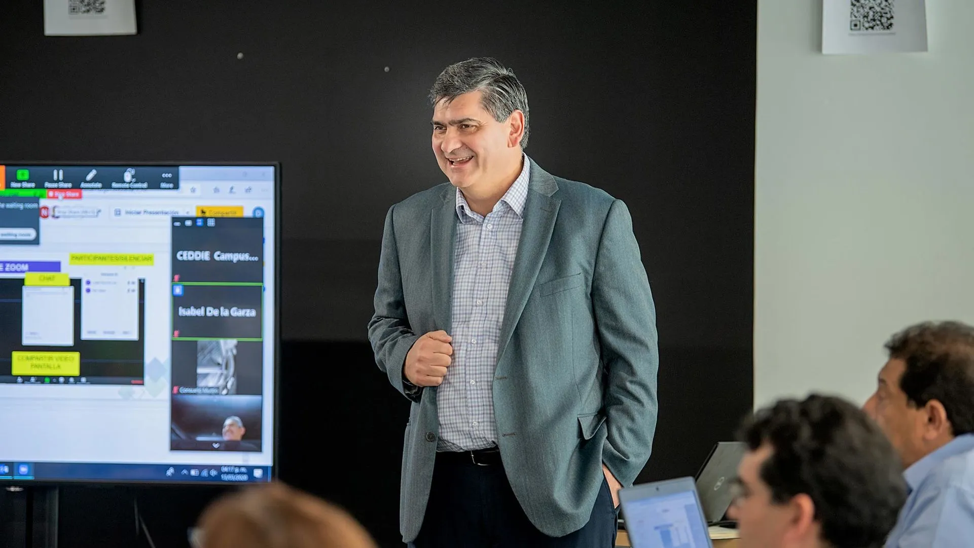 Rector del Tec de Monterrey David Garza 