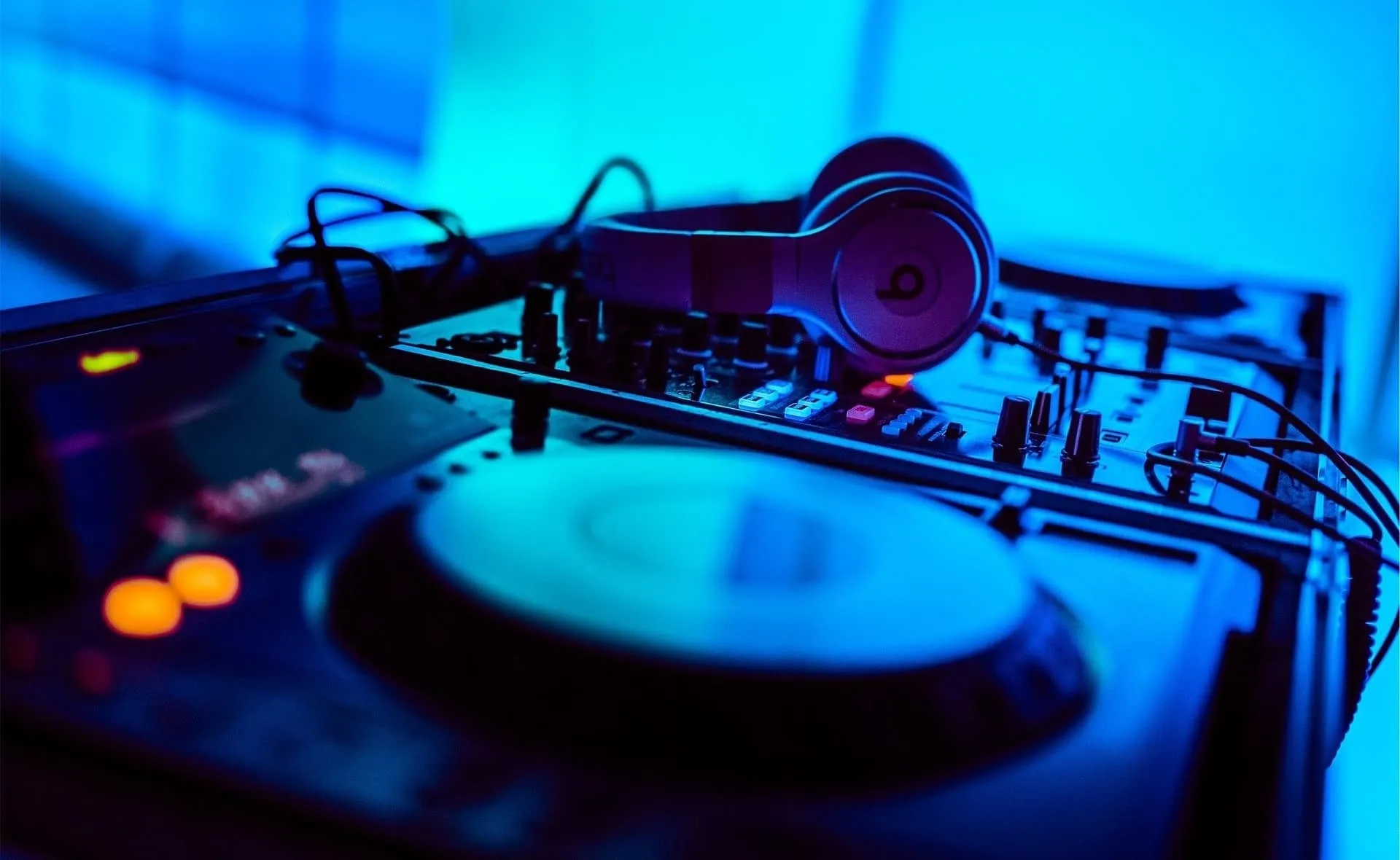 El diseño sonoro del videojuego es parte fundamental de la ambientación