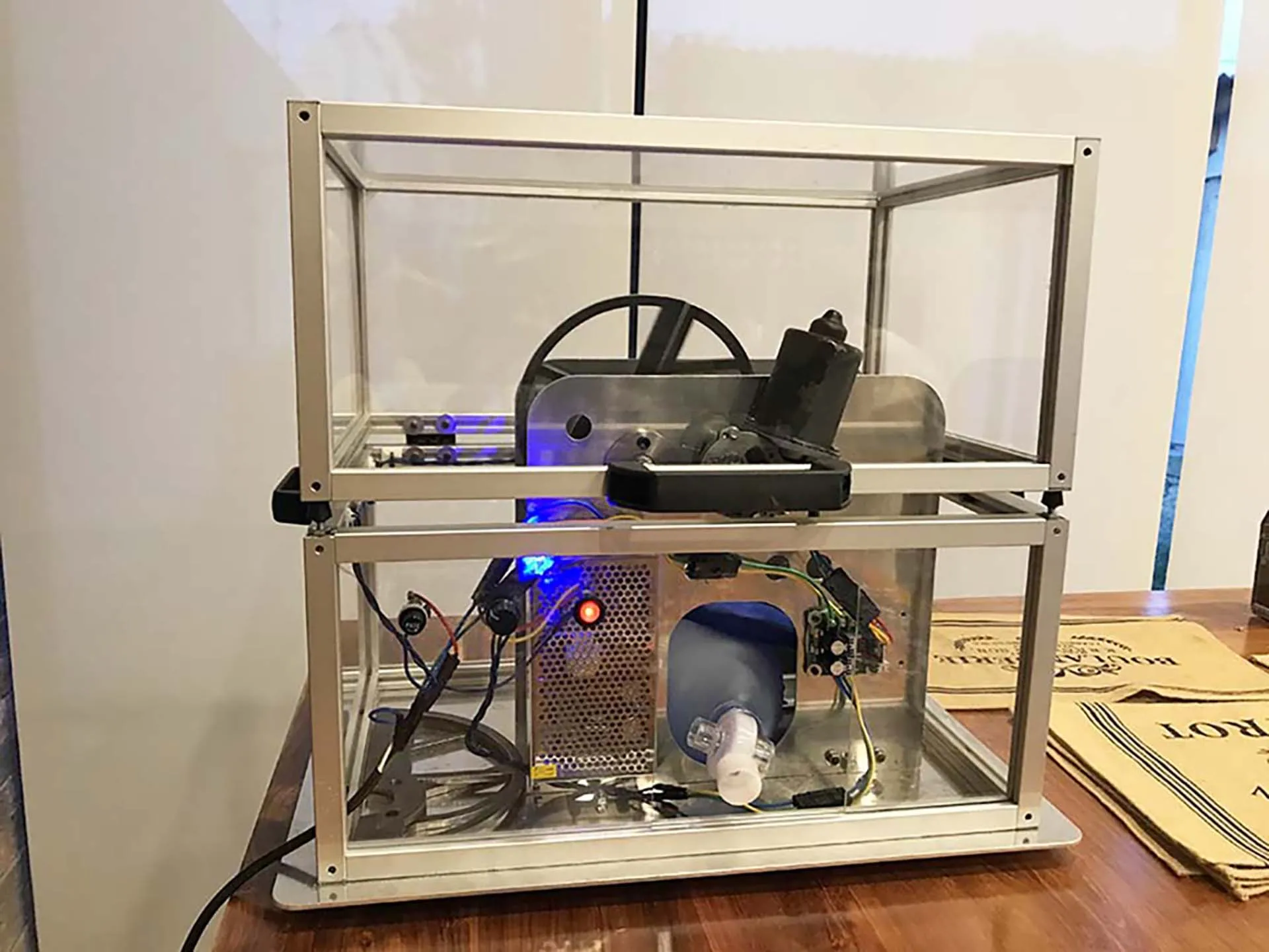 Crea EXATEC asistente mecánico para ventiladores manuales por COVID-19