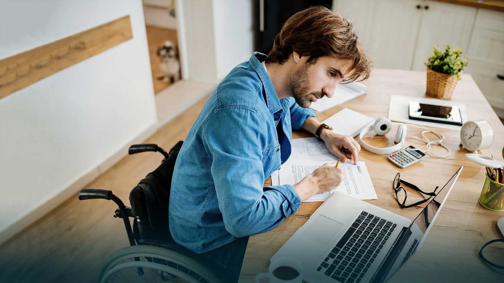 Foto cuidados personas discapacitadas COVID-19