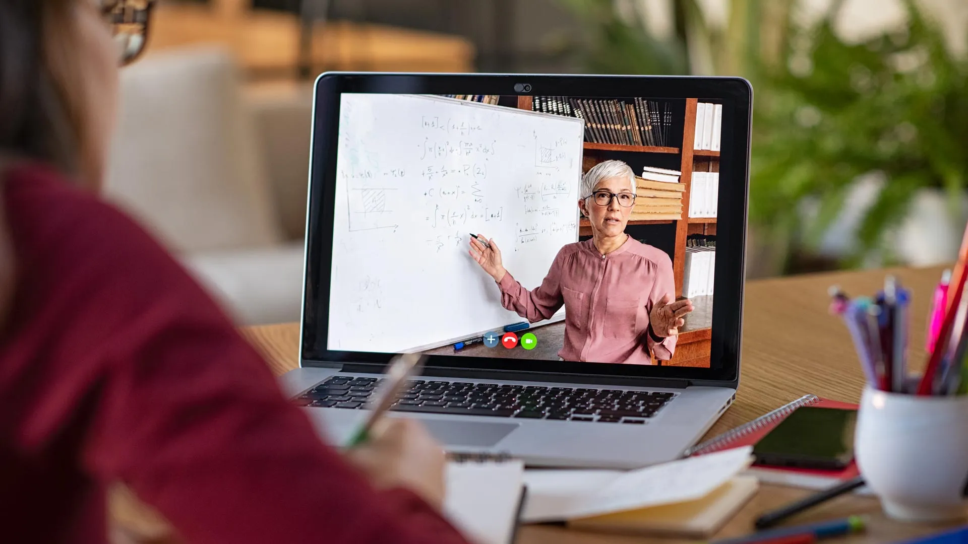 Tec extiende clases no presenciales por contingencia de COVID-19