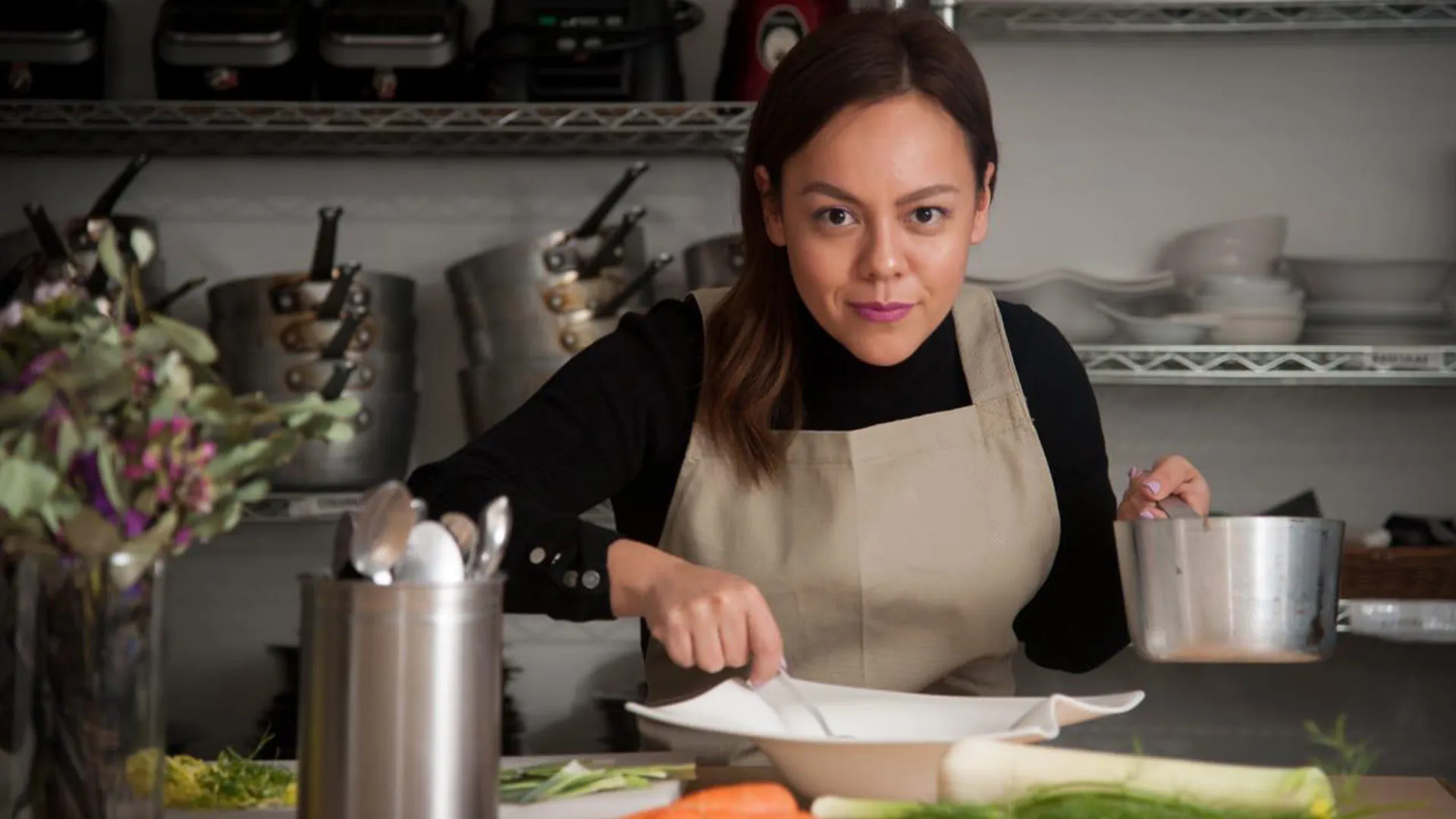 Maestra de cocina trabajando