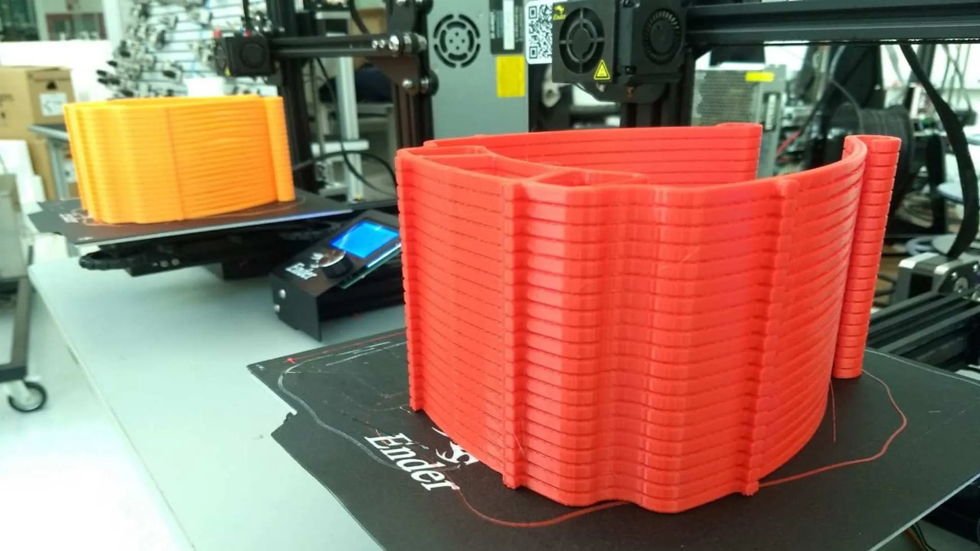 A partir de impresoras 3D alunos lograron producir caretas para donación