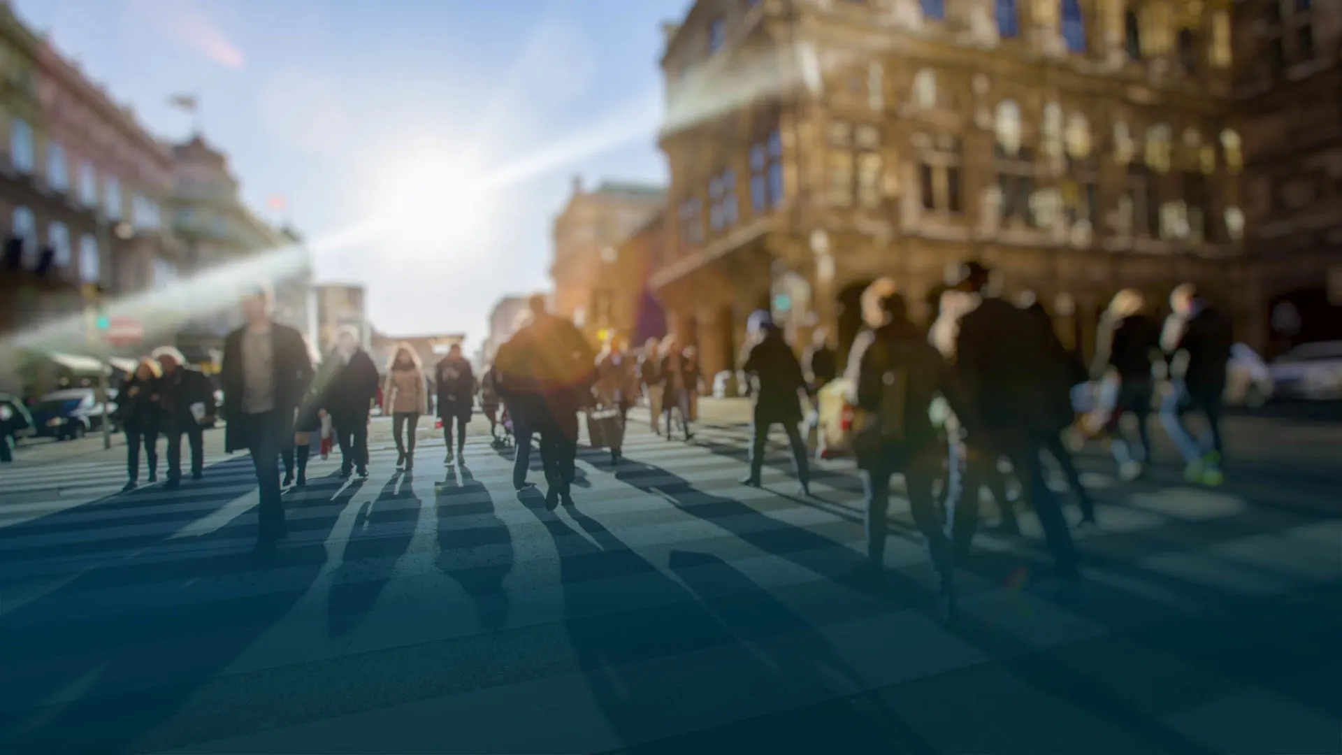 Foto nueva normalidad poblacion en las calles