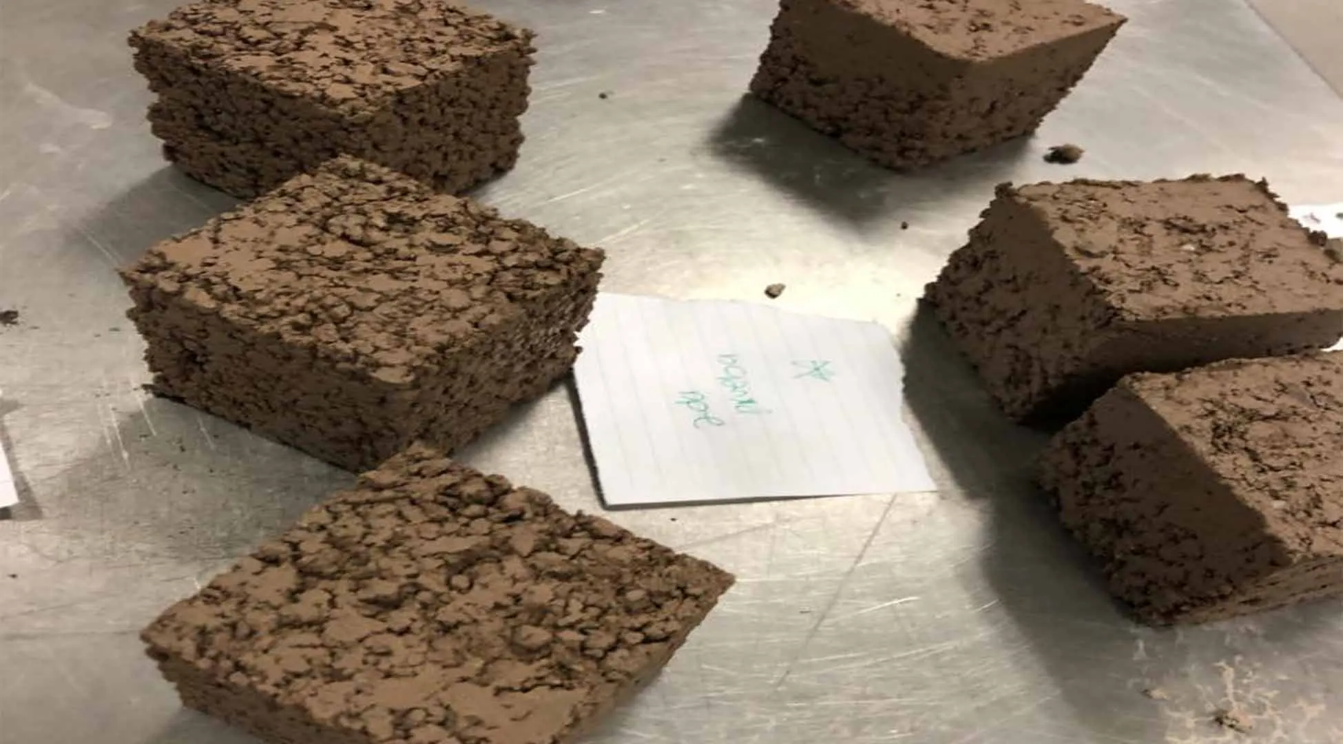 Pruebas de bloque de construcción ecológico