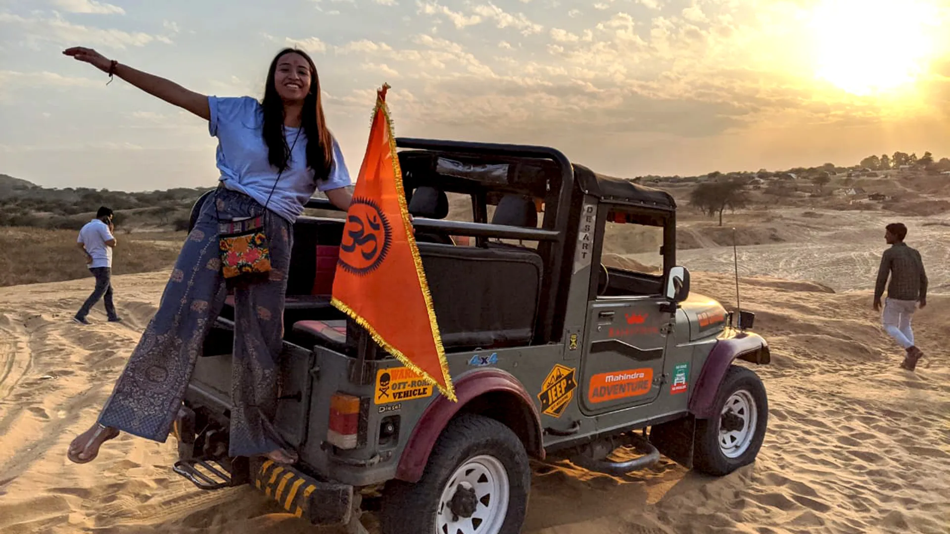 EXATEC en la India disfrutando una puesta de sol