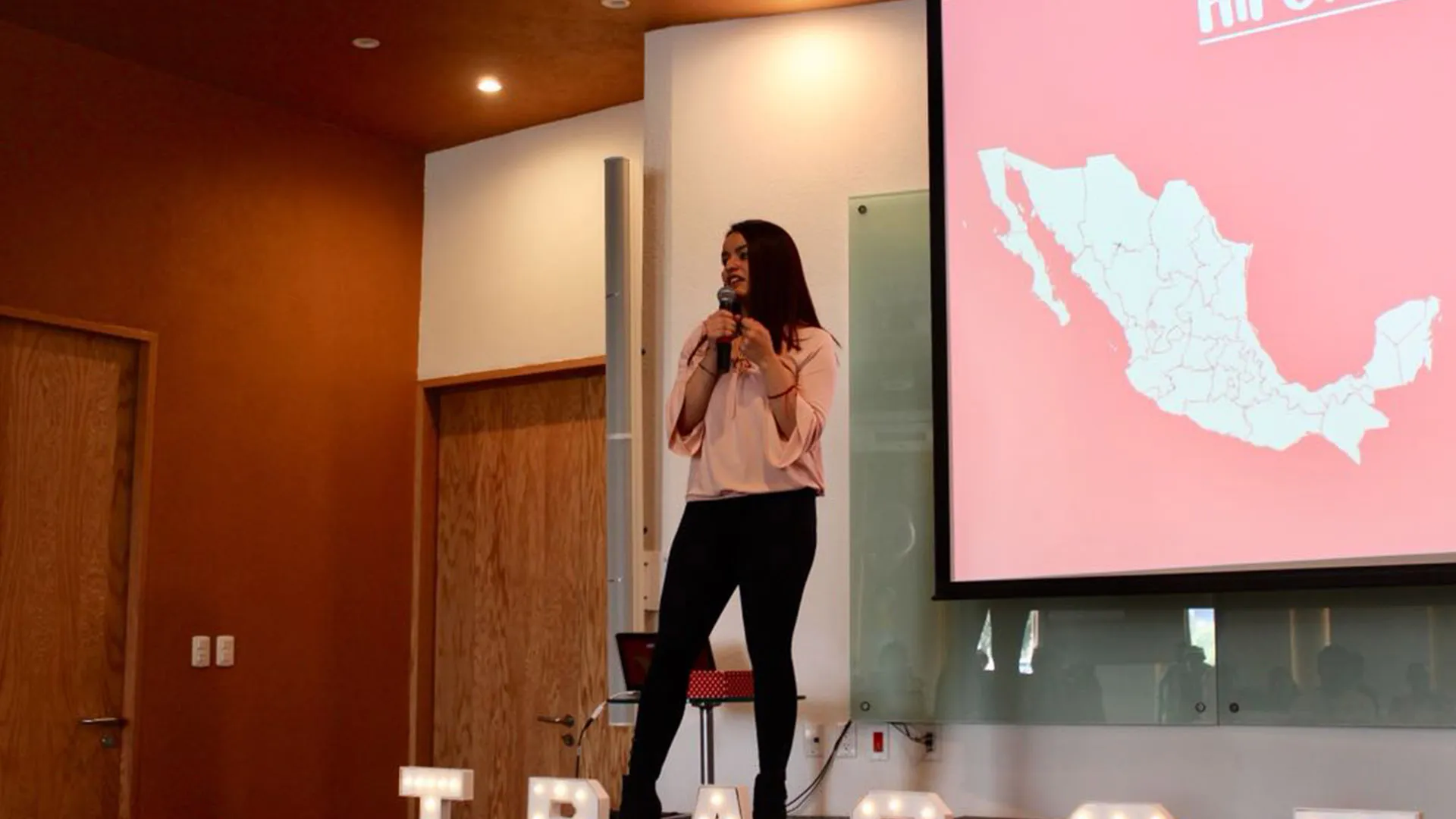 Egresada Tec busca ser una de las 10 mil mujeres de impacto en México