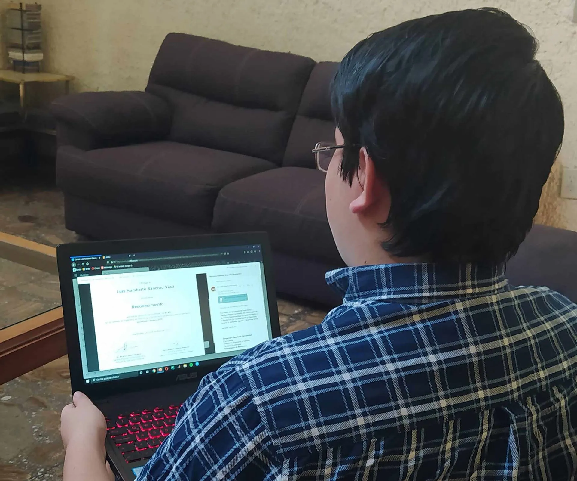 Reconoce Tec a alumnos con mejores promedios de ingenierías