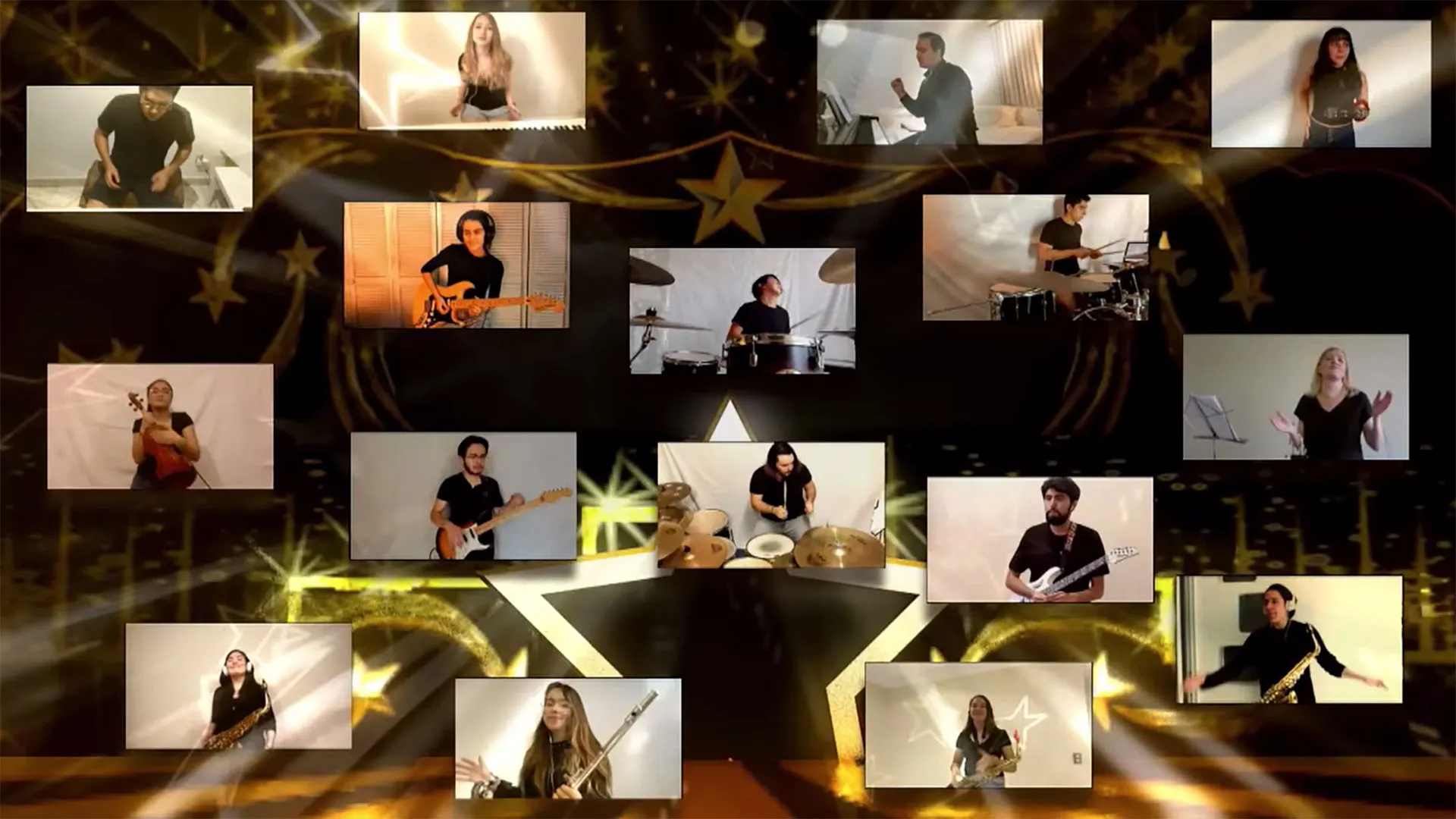 Estudiantes tocando en línea