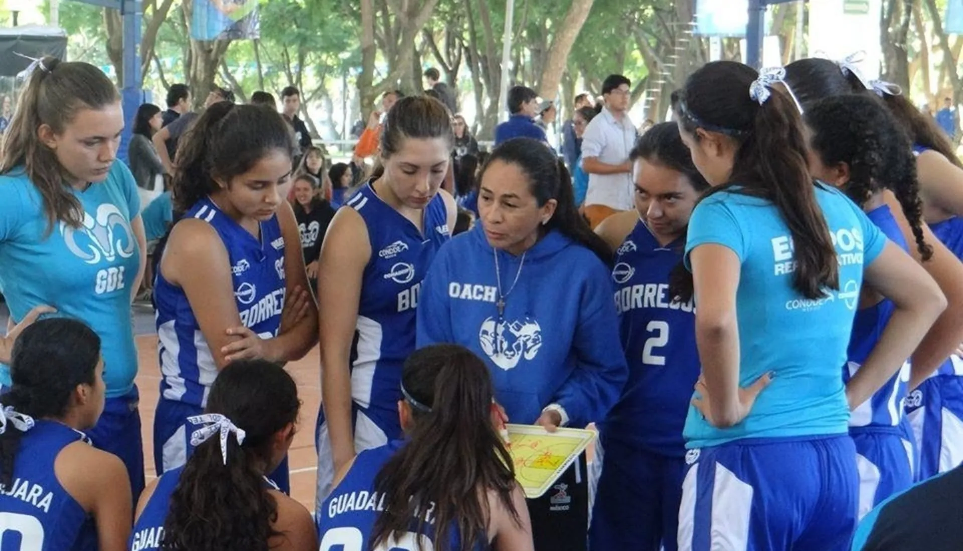 Jenny Valdovinos es la entrenadora de básquetbol femenil de PrepaTec Guadalajara