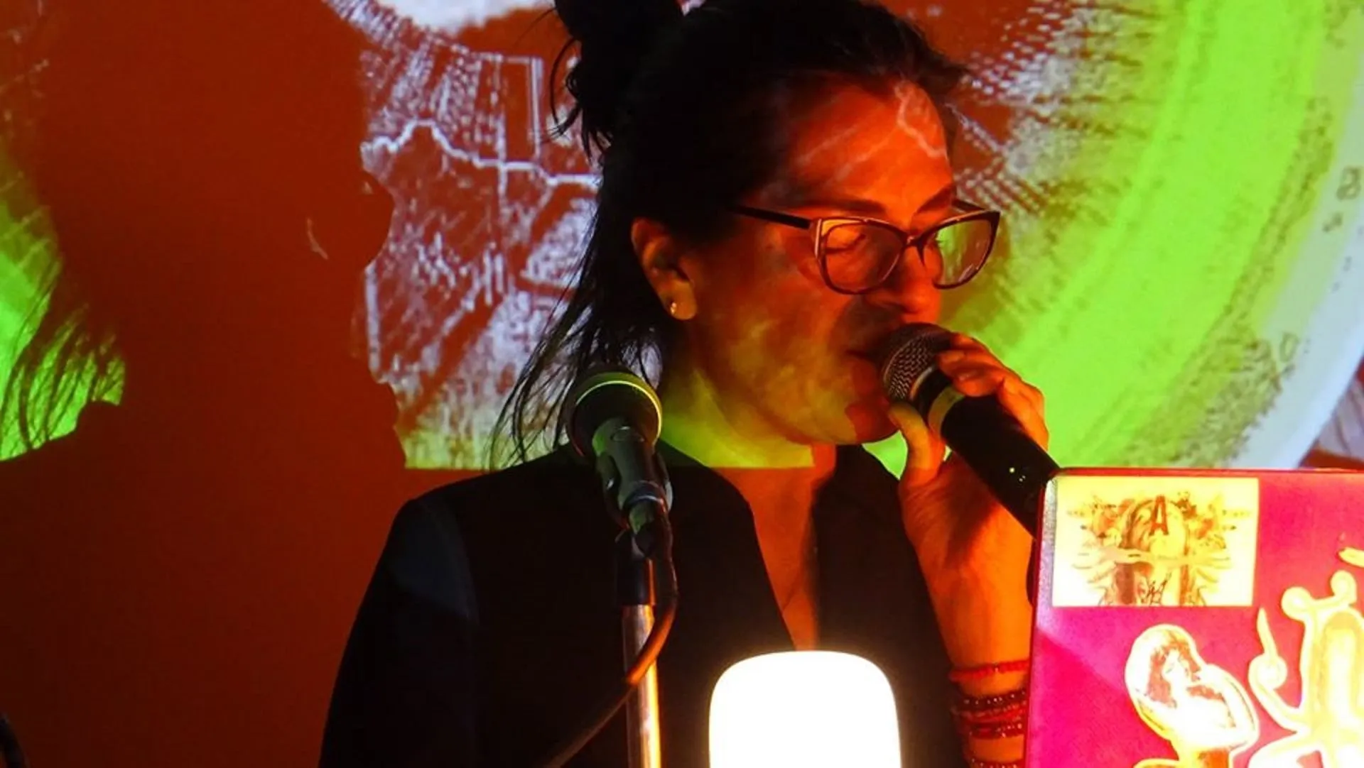 Rocío Cerón la artista que une la poesía con la música y la imagen