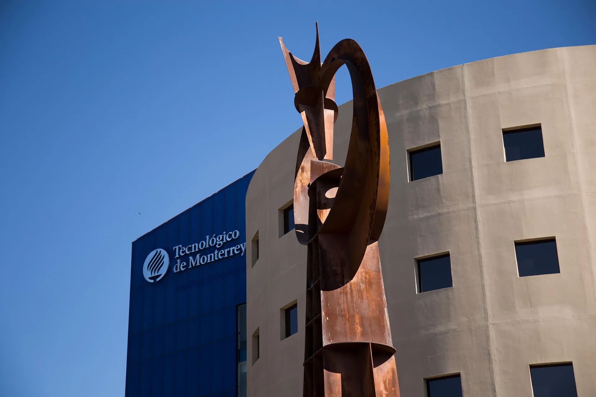 Fachada Tec de Monterrey