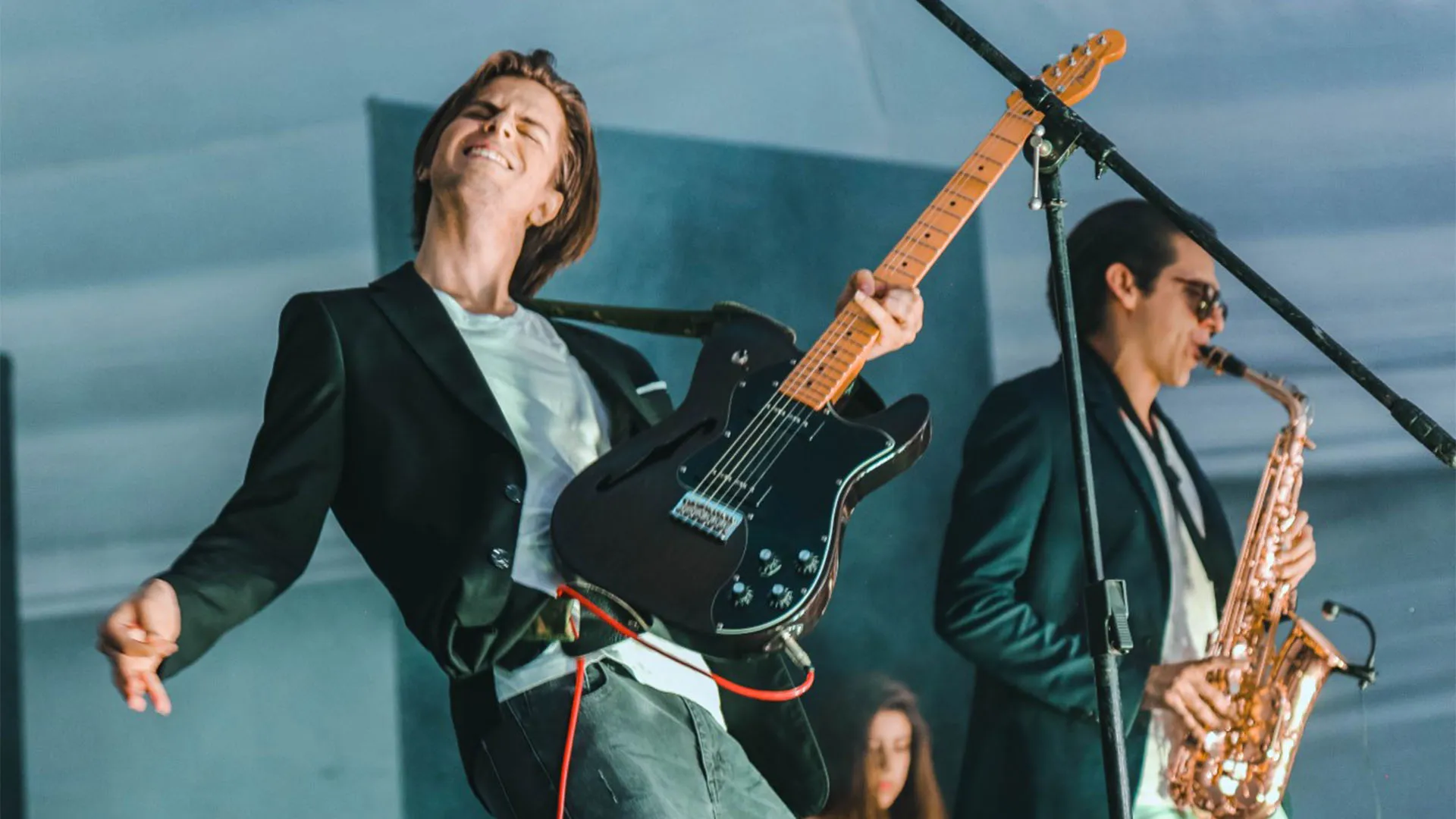Llegan a la cima con su composición musical a distancia 