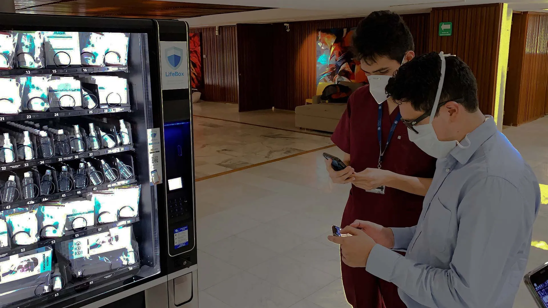 LifeBox: dispensadora de equipo de protección para personal de salud