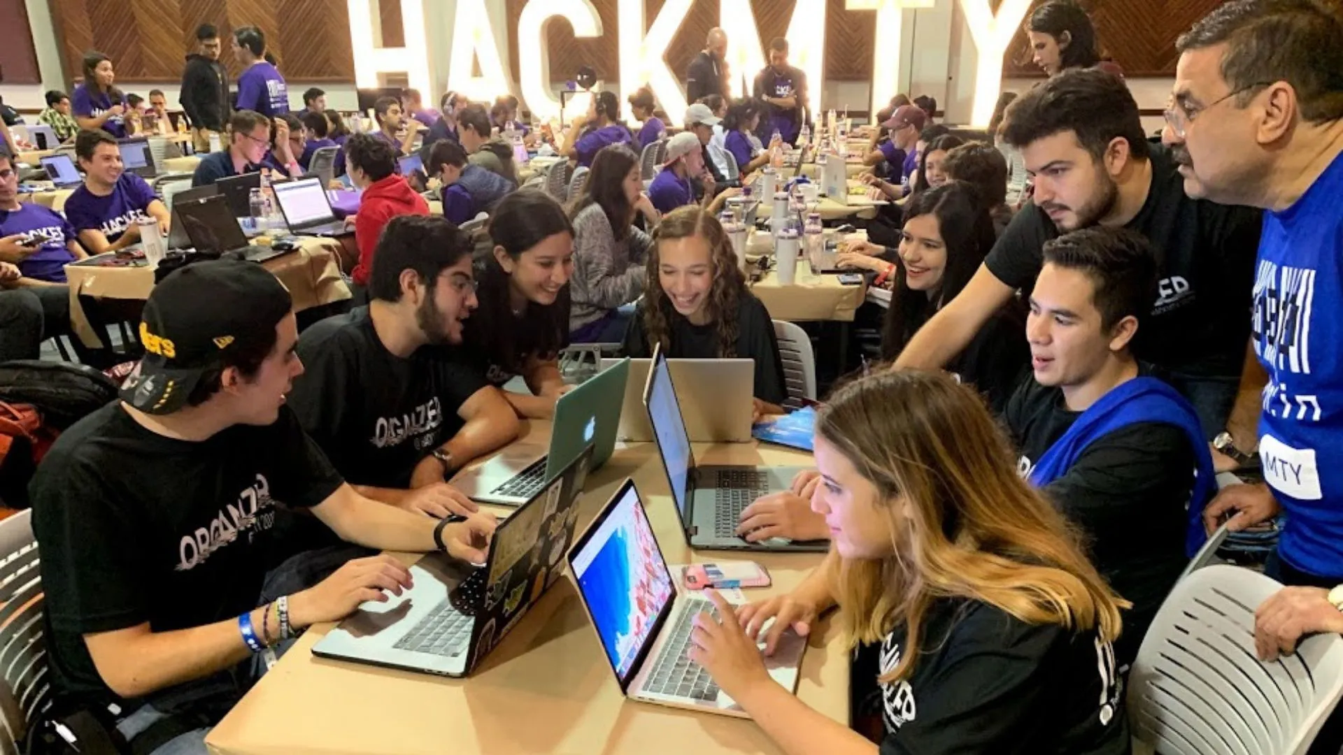 Listos para el HackMTY en línea